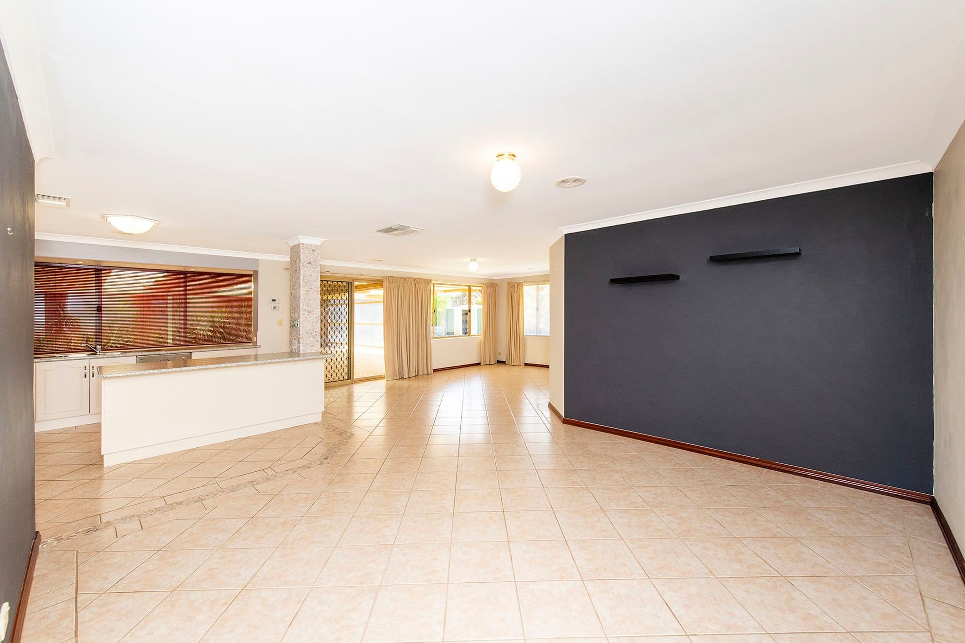35 Leeuwin Parade, Rockingham WA 6168, Rockingham - Thumbnail 4