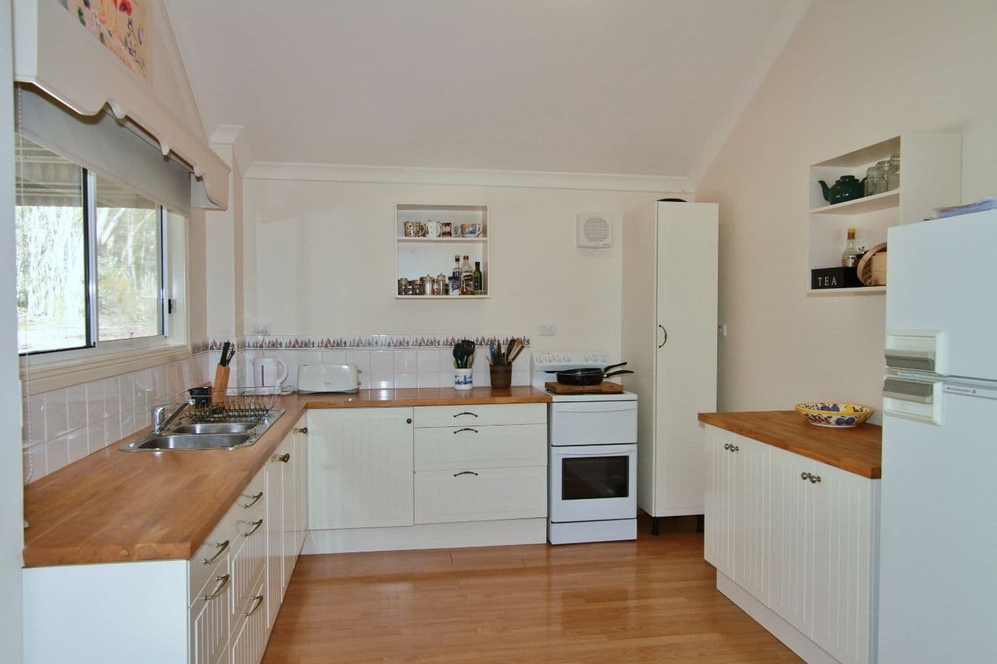 84 Warren Road, Heathcote VIC 3523, Heathcote - Thumbnail 4