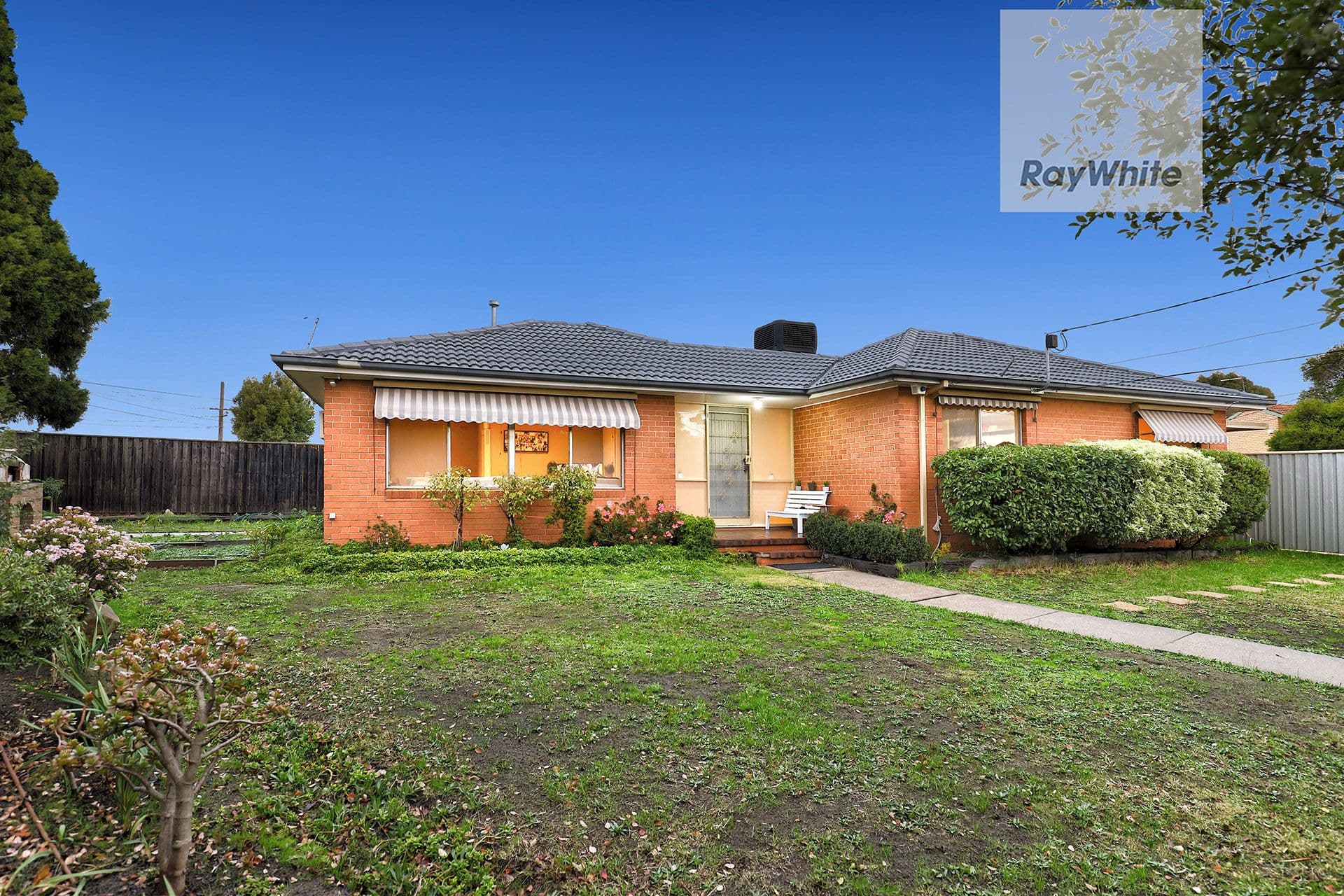 47 Wolverton Drive, Gladstone Park VIC 3043, Gladstone Park - Thumbnail 2