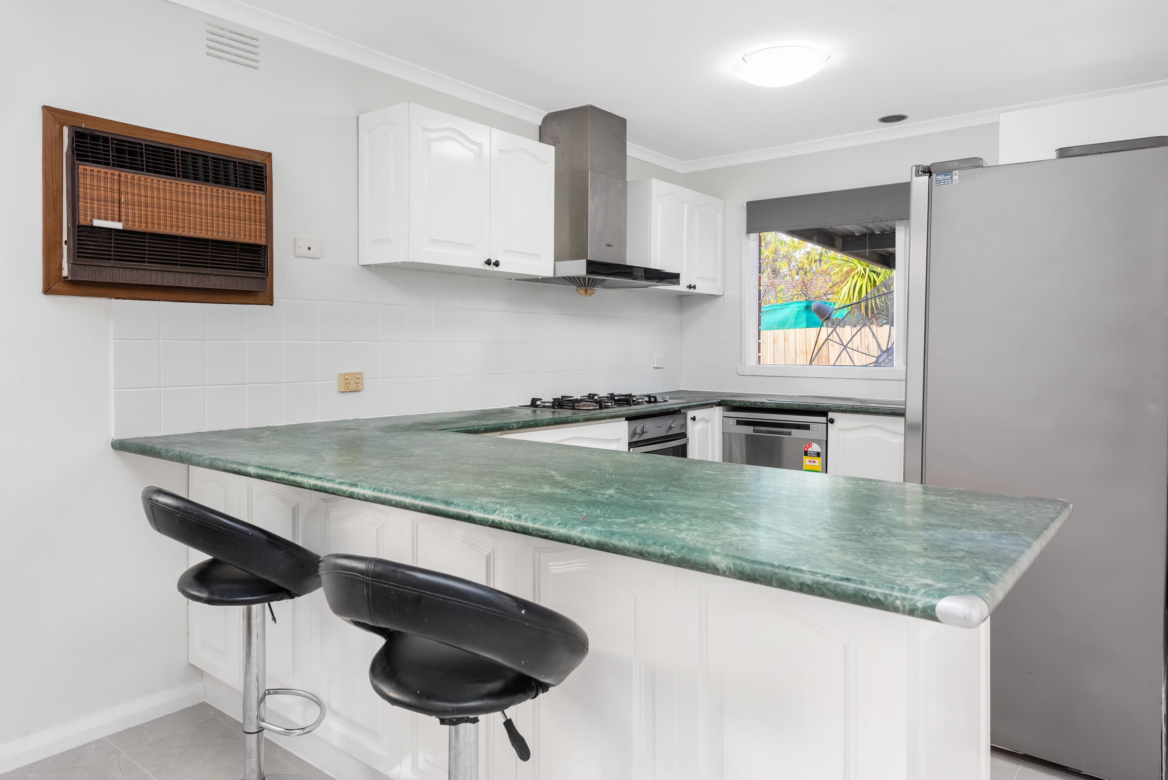5 Shannon Place, Mill Park VIC 3082, Mill Park - Thumbnail 7
