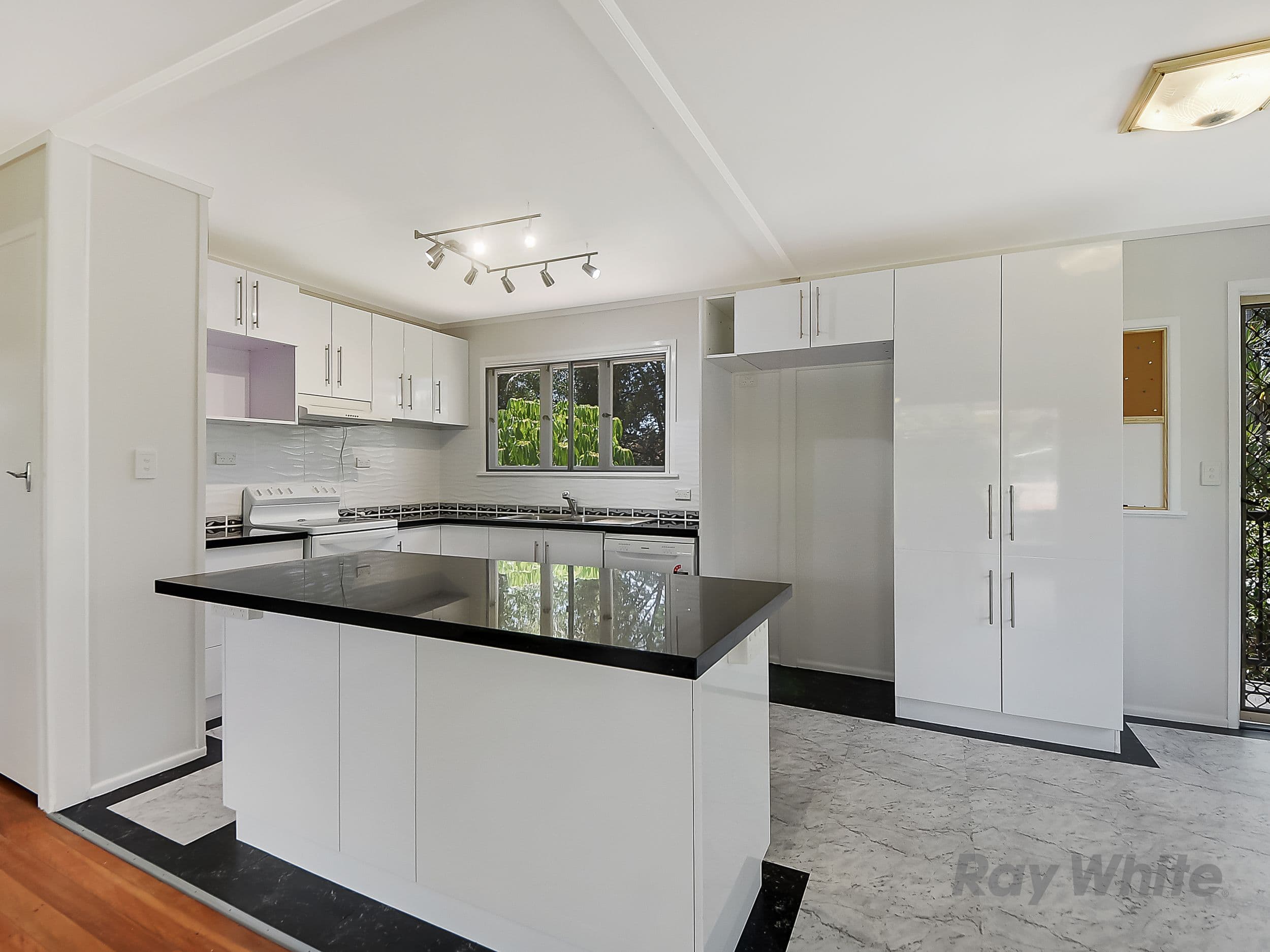 5 Toolang Street, Bracken Ridge QLD 4017, Bracken Ridge - Thumbnail 3