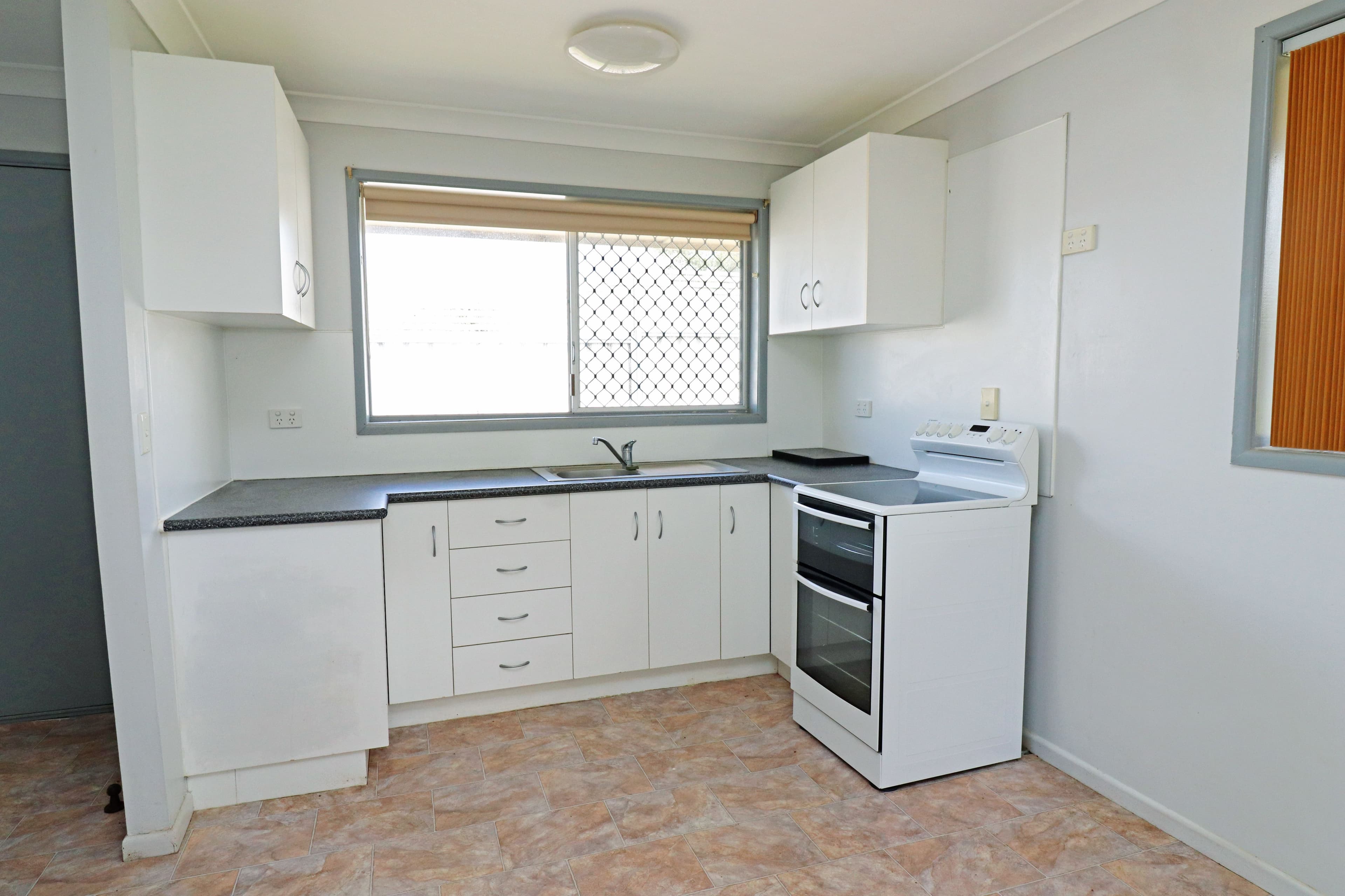 3 Ross Street, Warwick QLD 4370, Warwick - Thumbnail 3