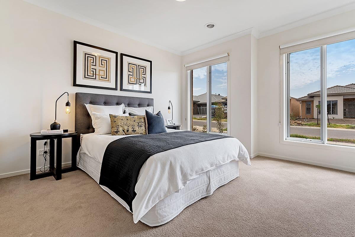 15 Featherwood Crescent, Craigieburn VIC 3064, Craigieburn - Thumbnail 2