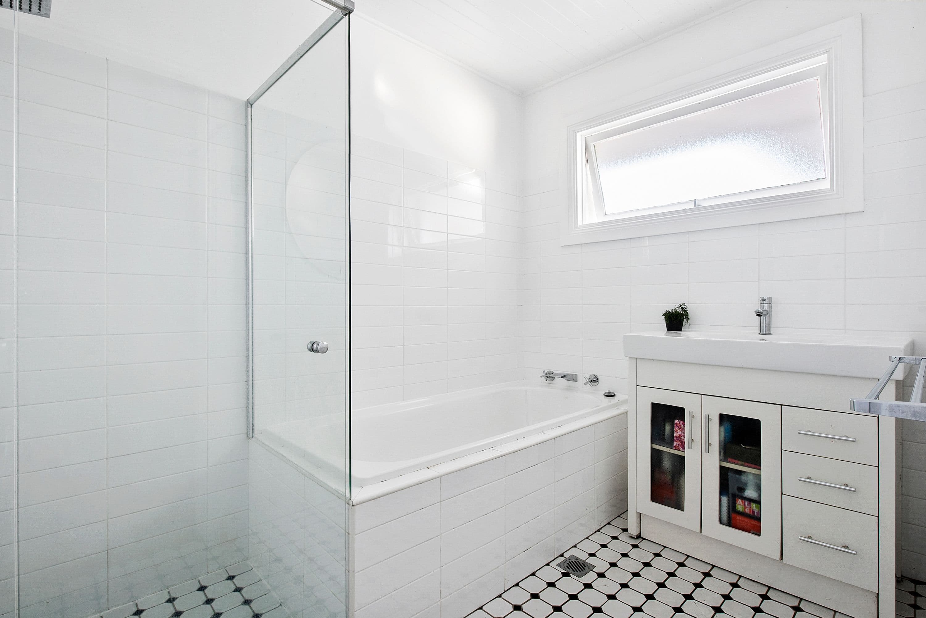 54 Ulolo Avenue, Hornsby Heights - Thumbnail 7