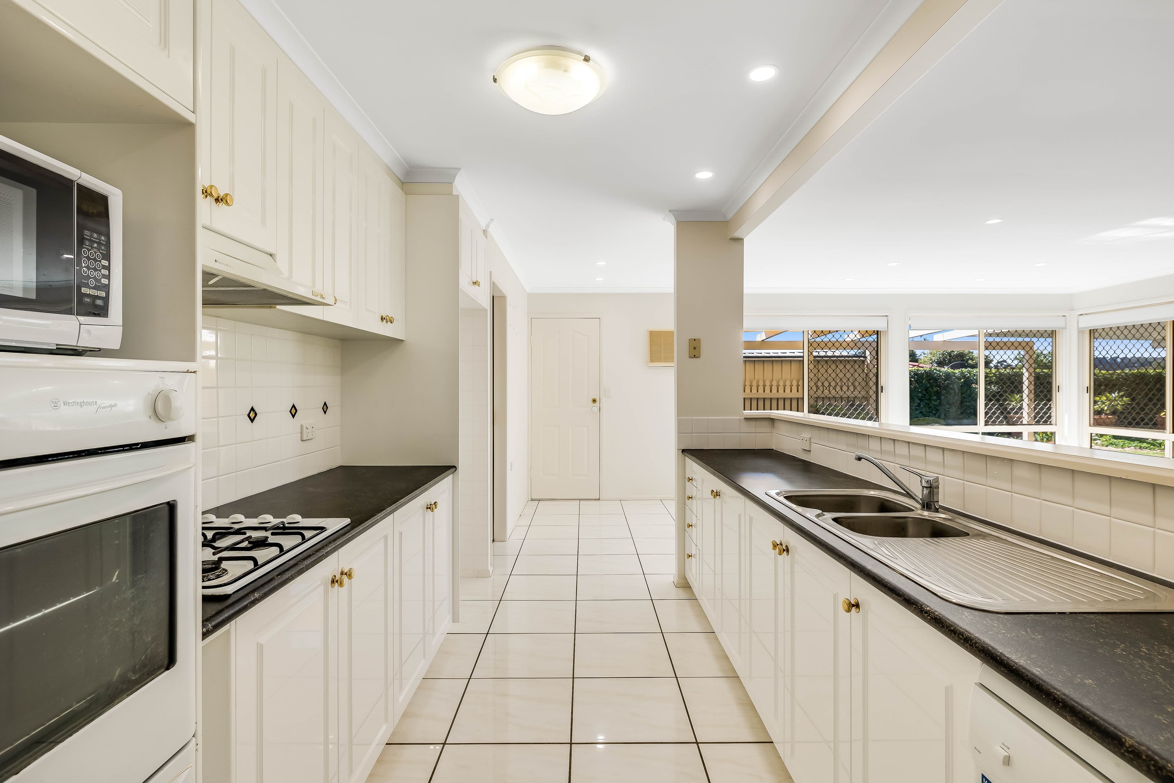 10 Lorraine Crescent, Centenary Heights QLD 4350, Centenary Heights - Thumbnail 6