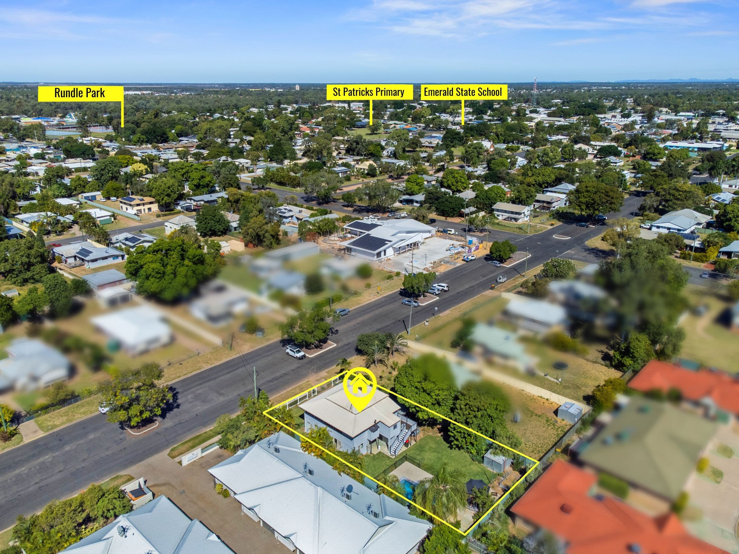 51 Retro Street, Emerald QLD 4720, Emerald - Thumbnail 2