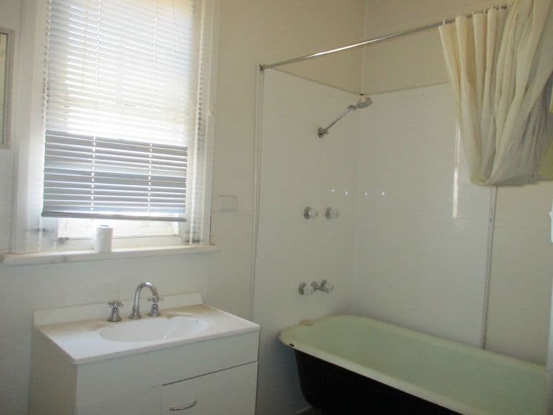 23 Nicholls Street, Broken Hill NSW 2880, Broken Hill - Thumbnail 4