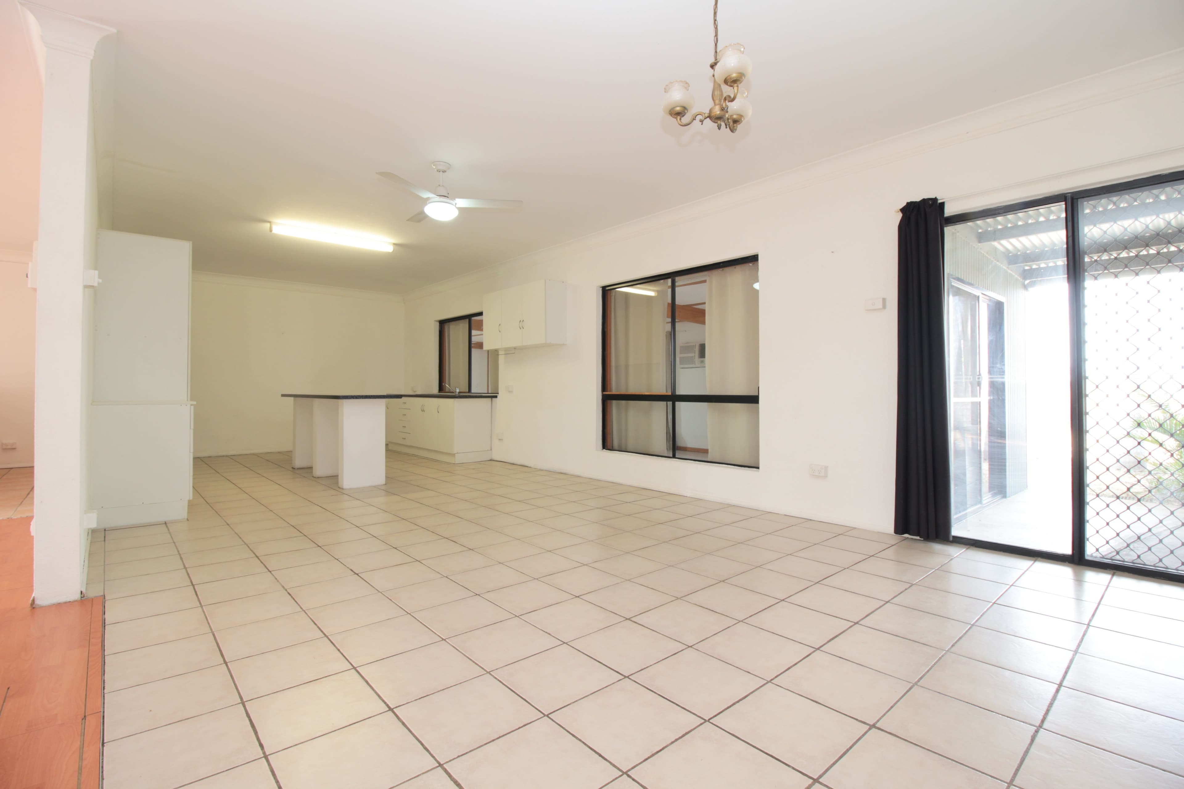 18 Edgewood Drive, Emerald QLD 4720, Emerald - Thumbnail 7