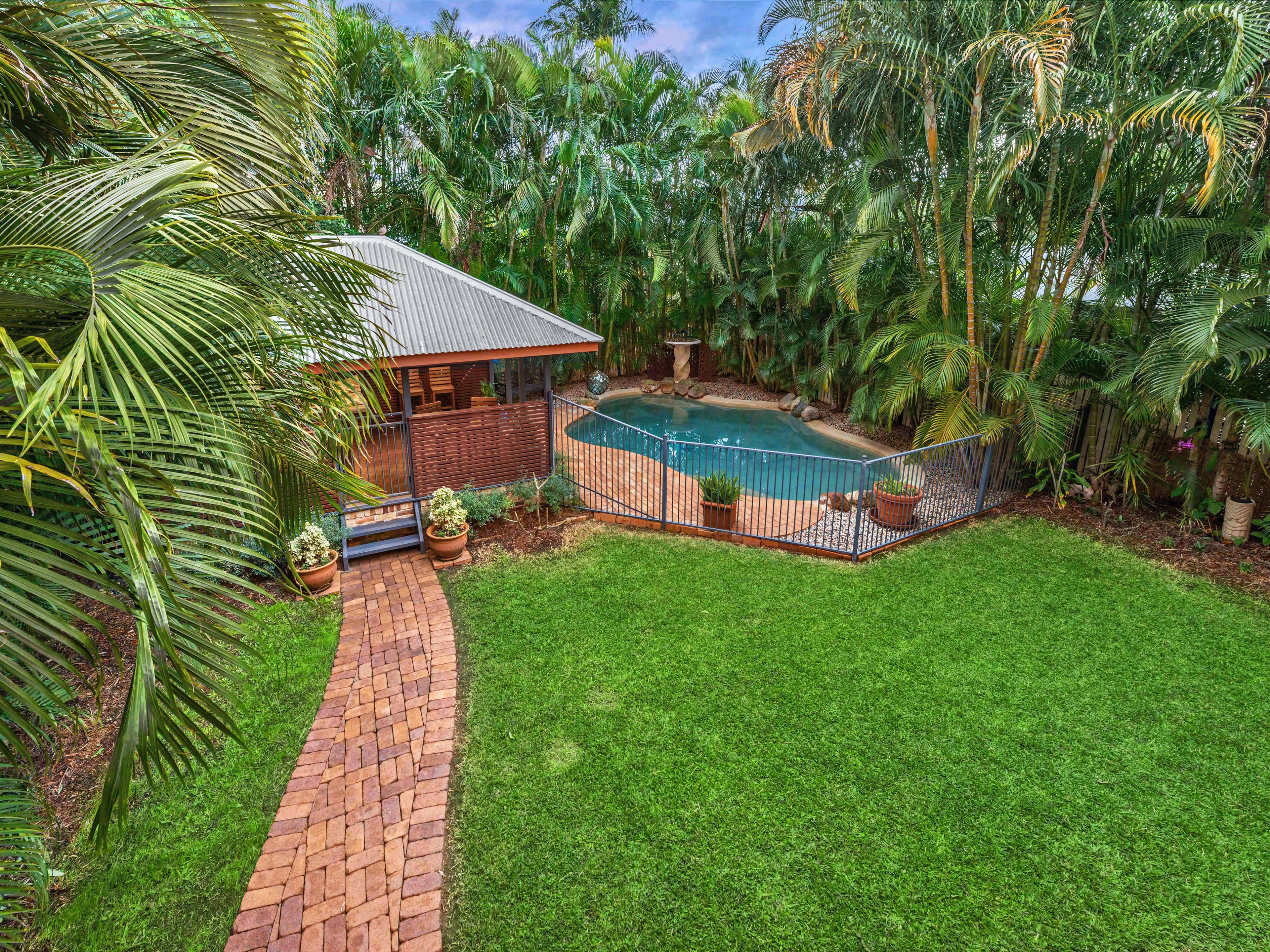 87 Lindsay Street, Hawthorne QLD 4171, Hawthorne - Thumbnail 2