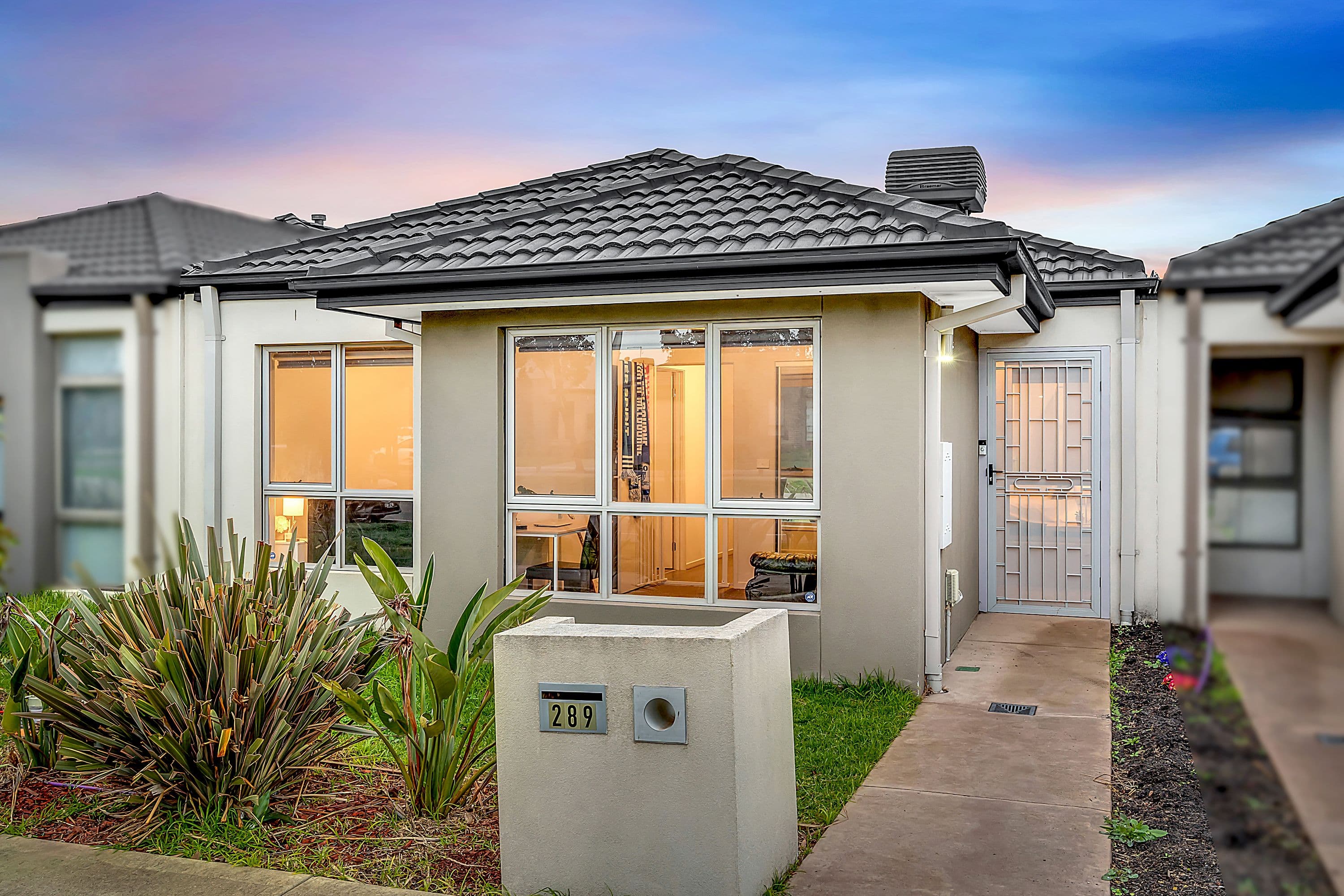 289 Brookfield Boulevard, Craigieburn VIC 3064, Craigieburn - Thumbnail 2