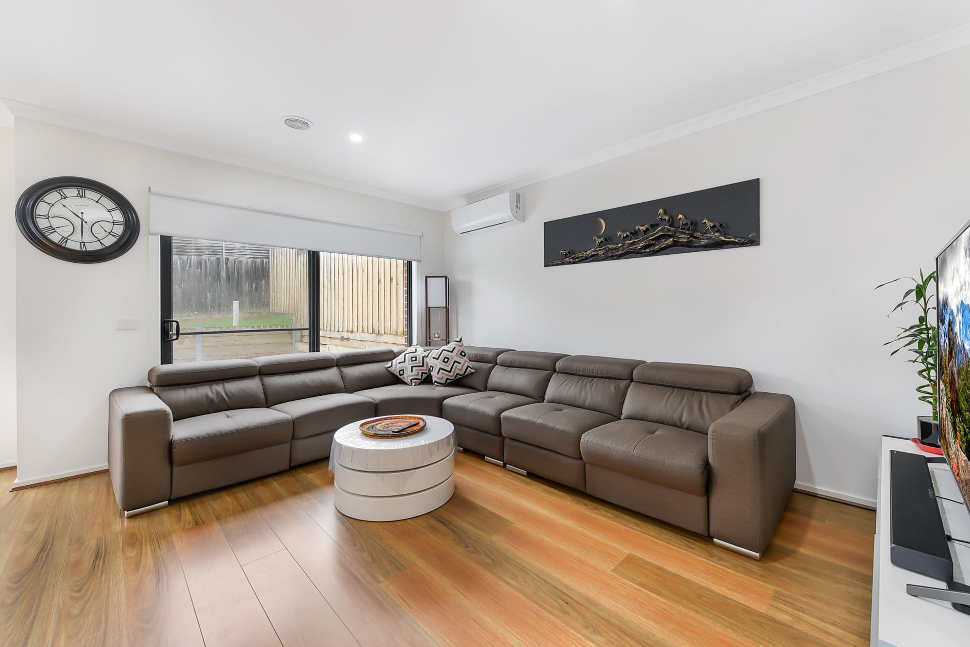 32 Innes Court, Berwick VIC 3806, Berwick - Thumbnail 2