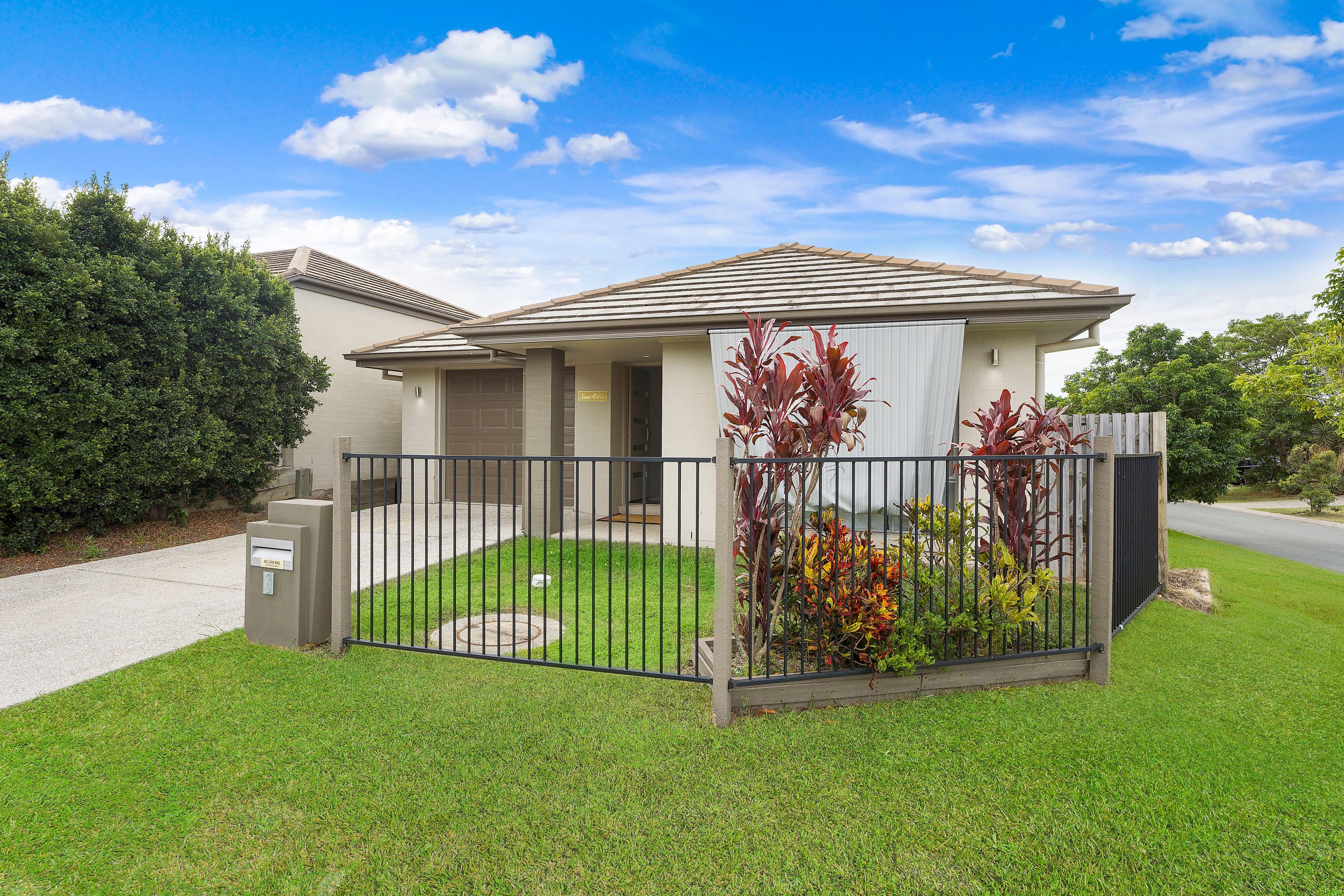 6 Kingston Court, North Lakes QLD 4509, North Lakes - Image 1