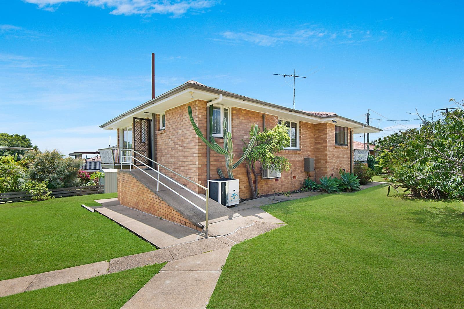 11 Balloch Street, WISHART QLD 4122, Wishart - Thumbnail 2