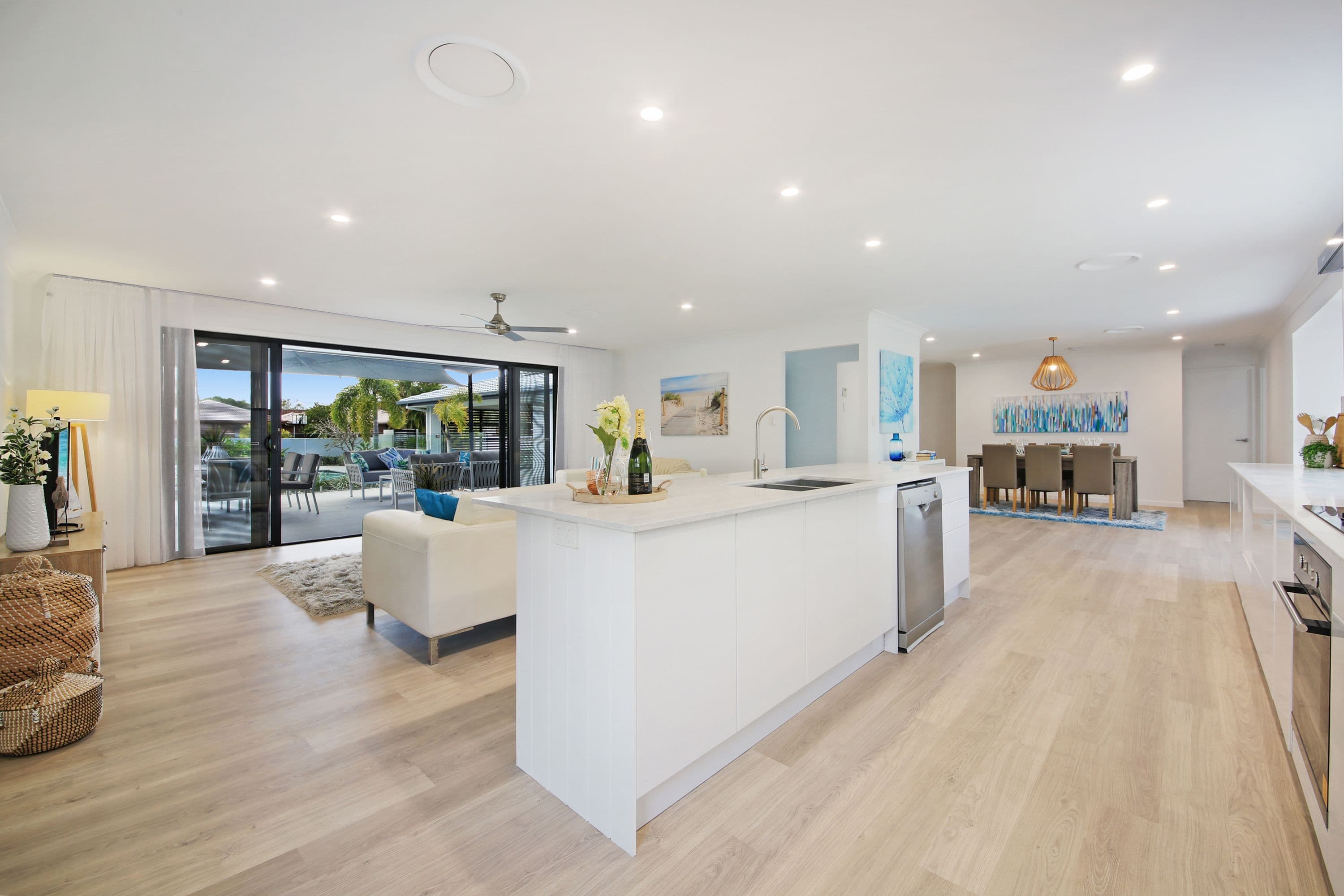 76 Barrier Reef Drive, Mermaid Waters QLD 4218, Mermaid Waters - Thumbnail 2