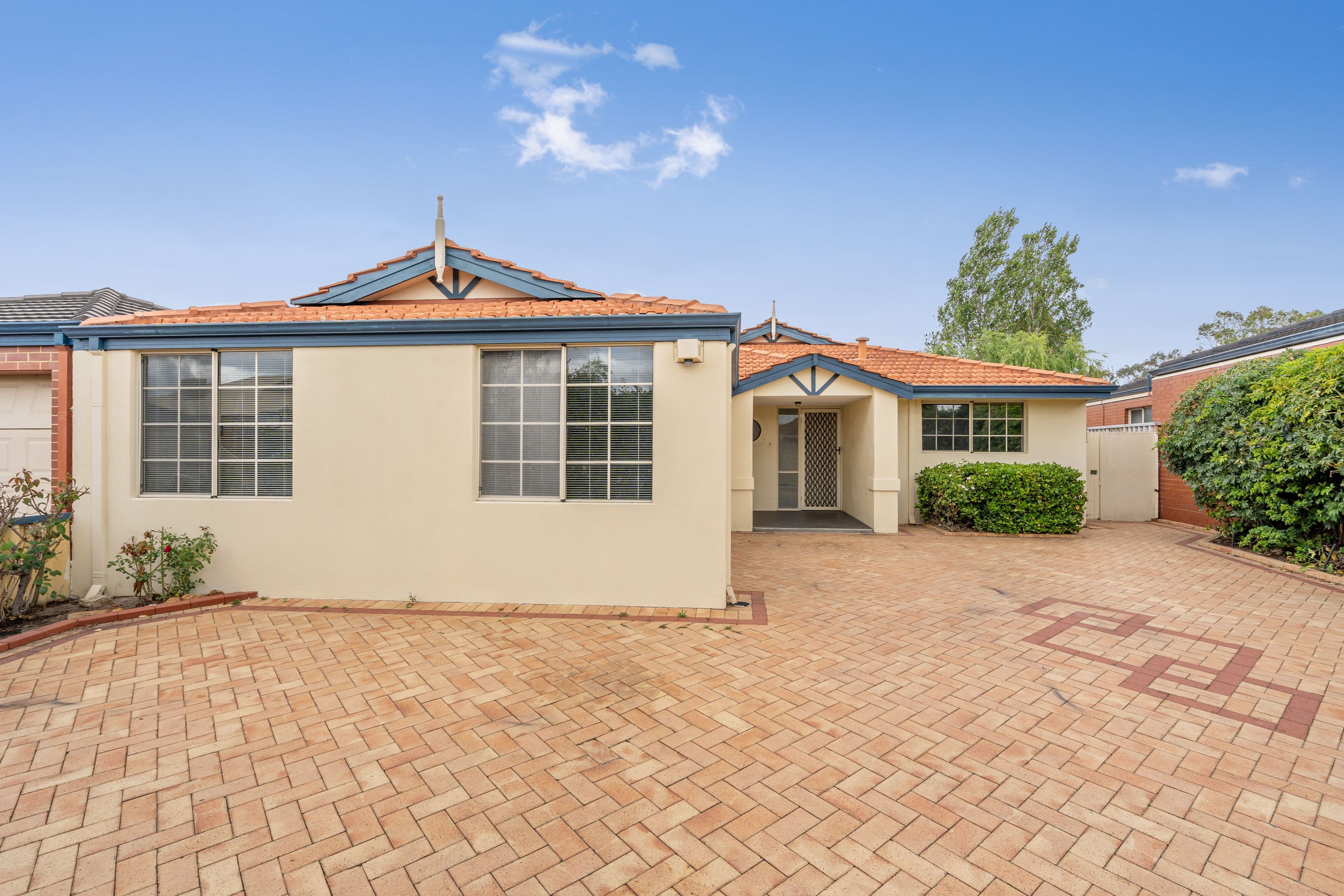 5 Davidia Lake Drive, Canning Vale WA 6155, Canning Vale - Thumbnail 2