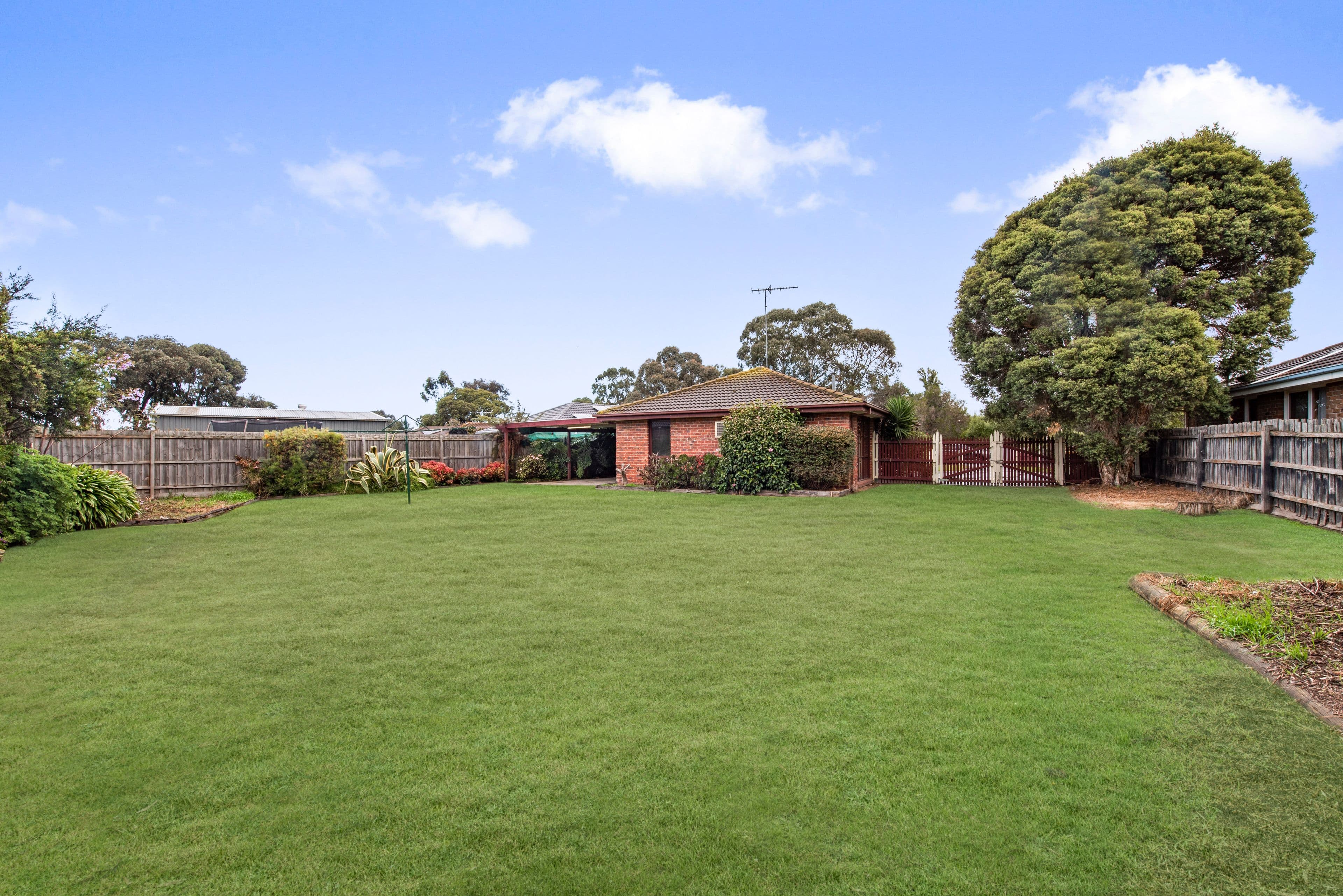 8 Ashton Place, Pakenham VIC 3810, Pakenham - Thumbnail 8