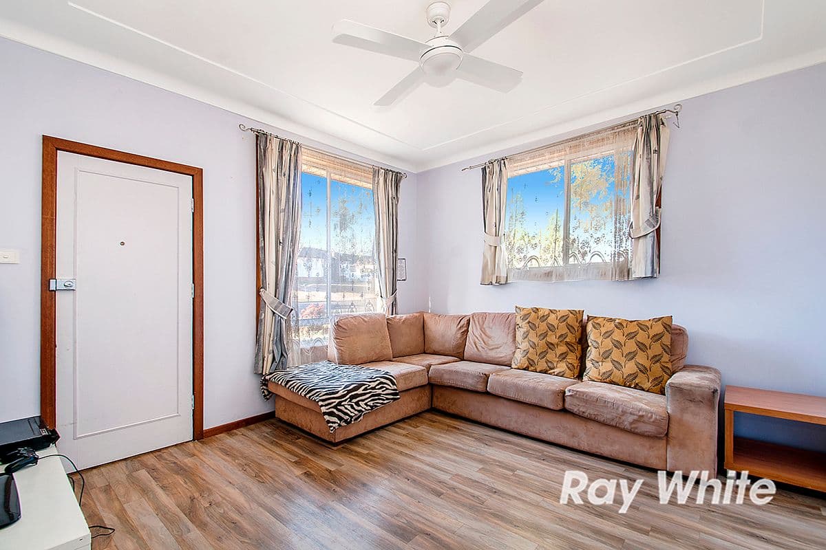 34 Rowley Street, Seven Hills - Thumbnail 4