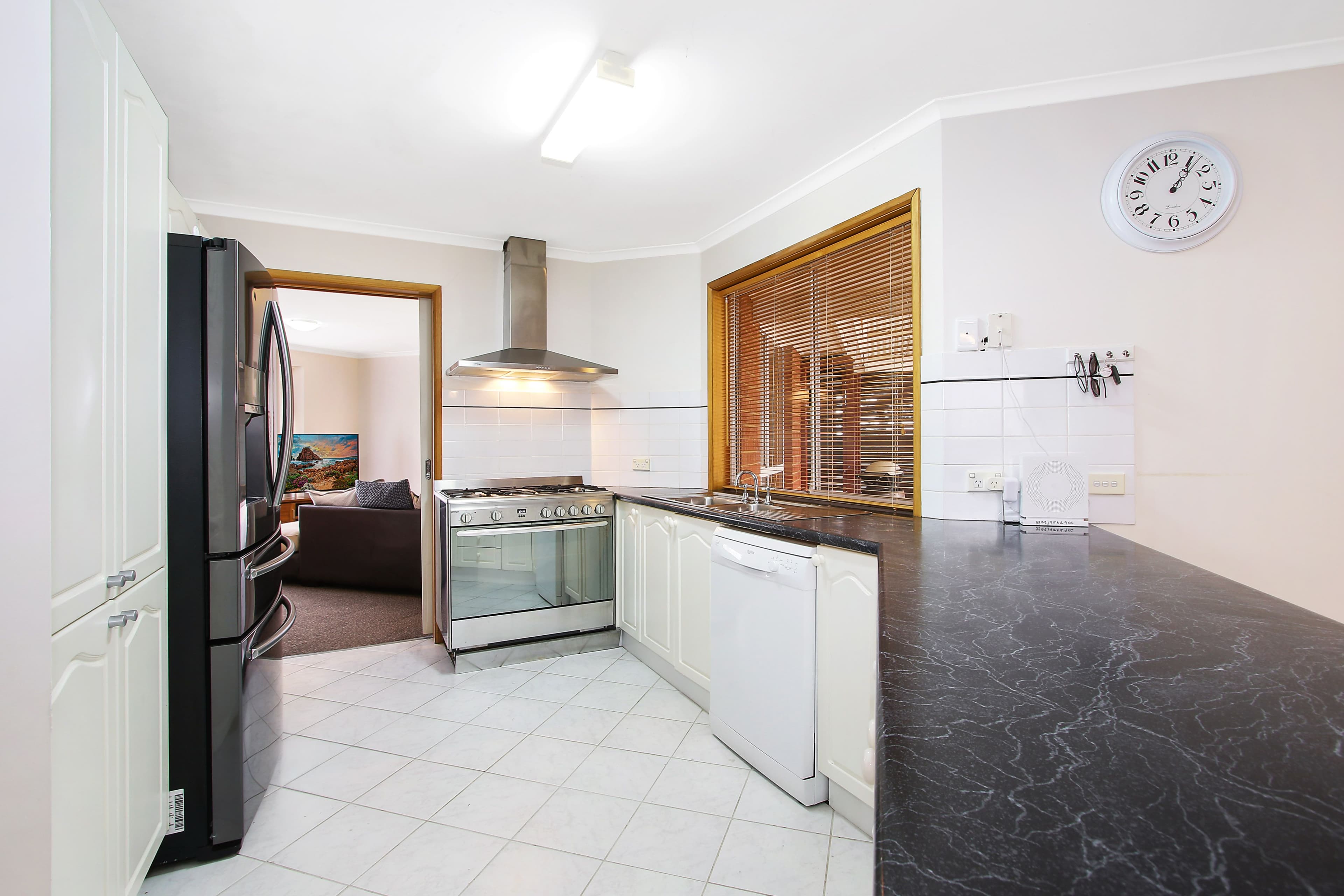 41 Peacock Avenue, West Wodonga VIC 3690, West Wodonga - Thumbnail 2