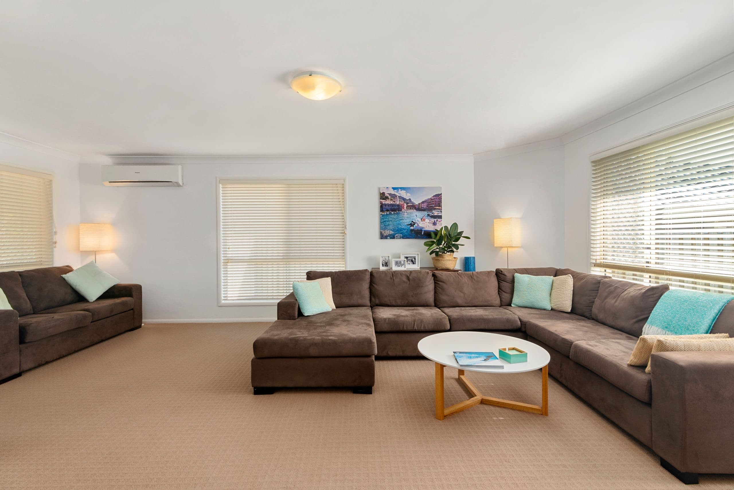 39 Northlakes Drive, Elanora QLD 4221, Elanora - Thumbnail 3