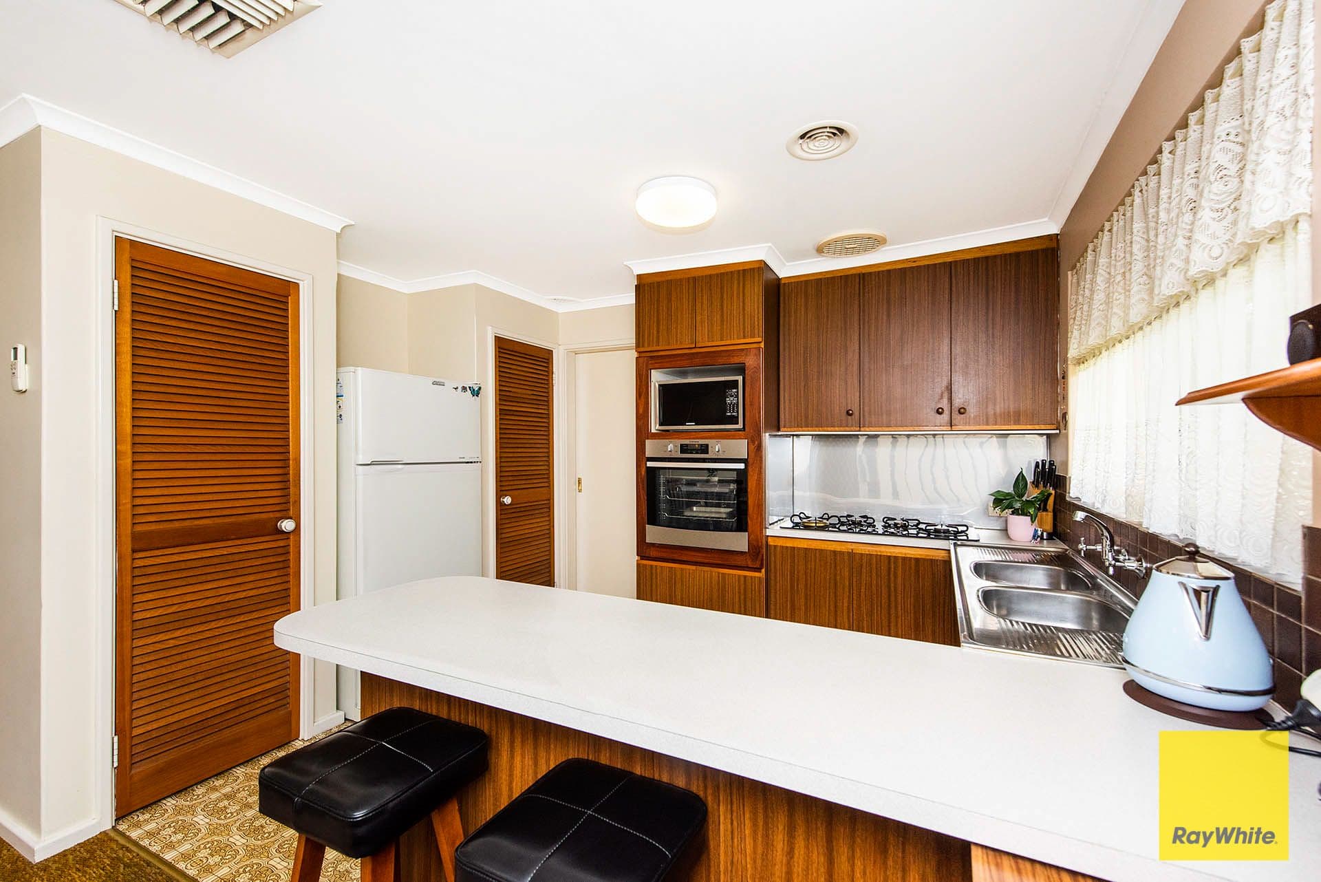 27 Sutherland Drive, Thornlie WA 6108, Thornlie - Thumbnail 6
