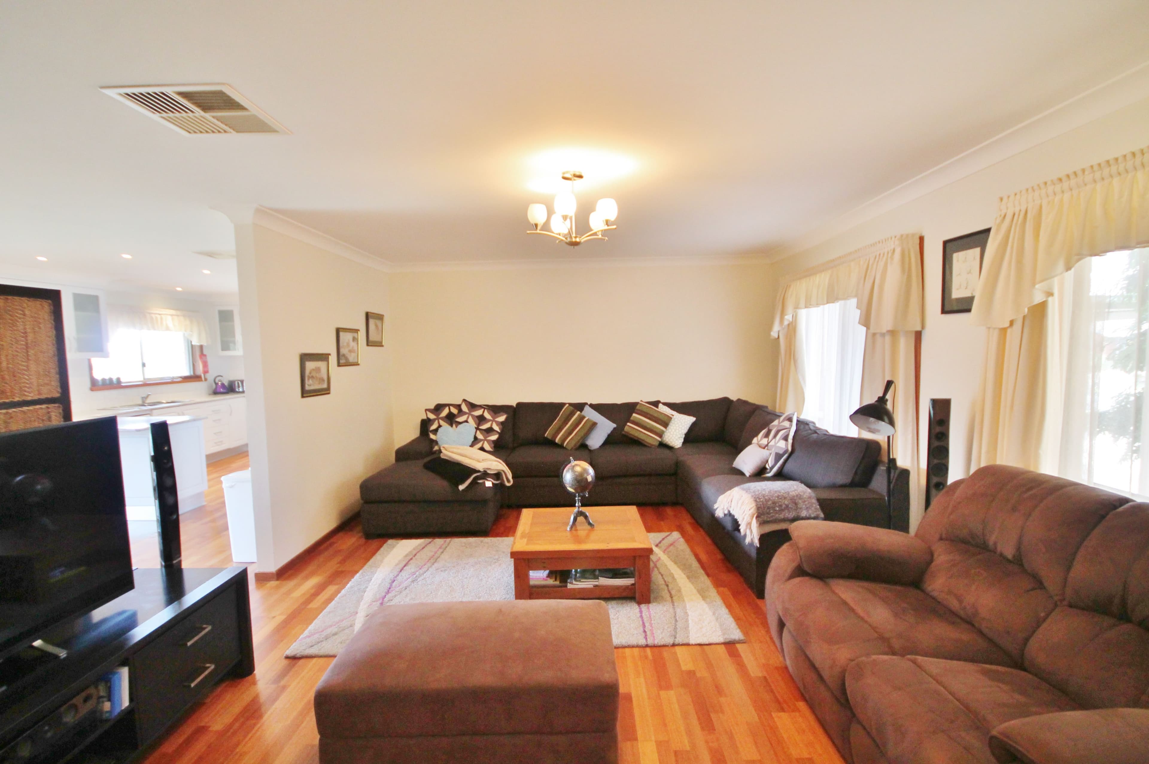 81 Fontenoy Street, Young - Thumbnail 6