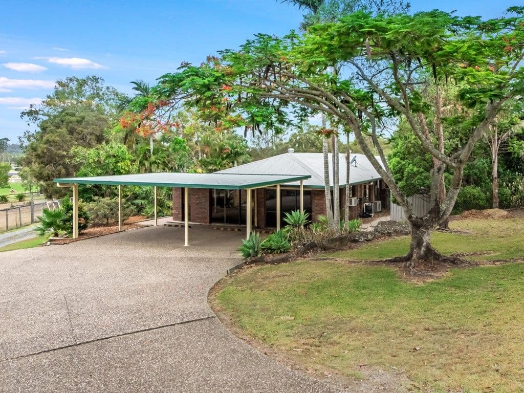 8 Mendooran Court, Oxenford QLD 4210, Oxenford - Image 1
