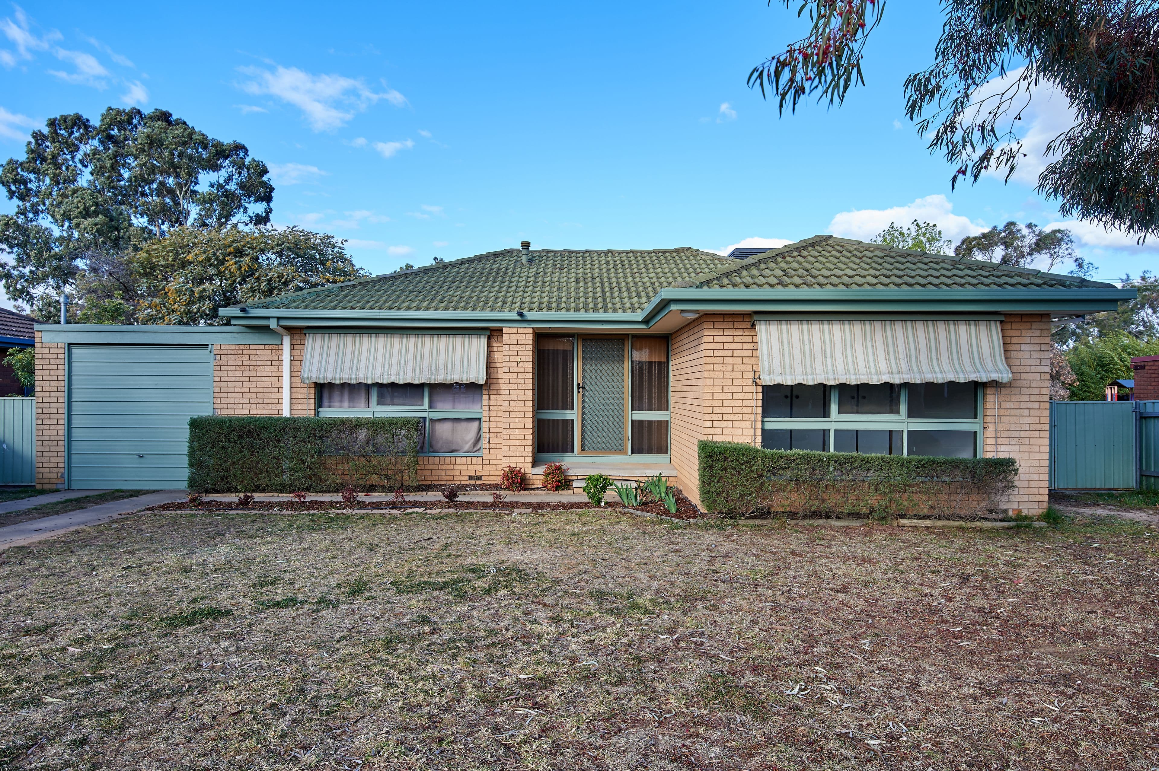 7 Goborra Street, Glenfield Park - Image 1