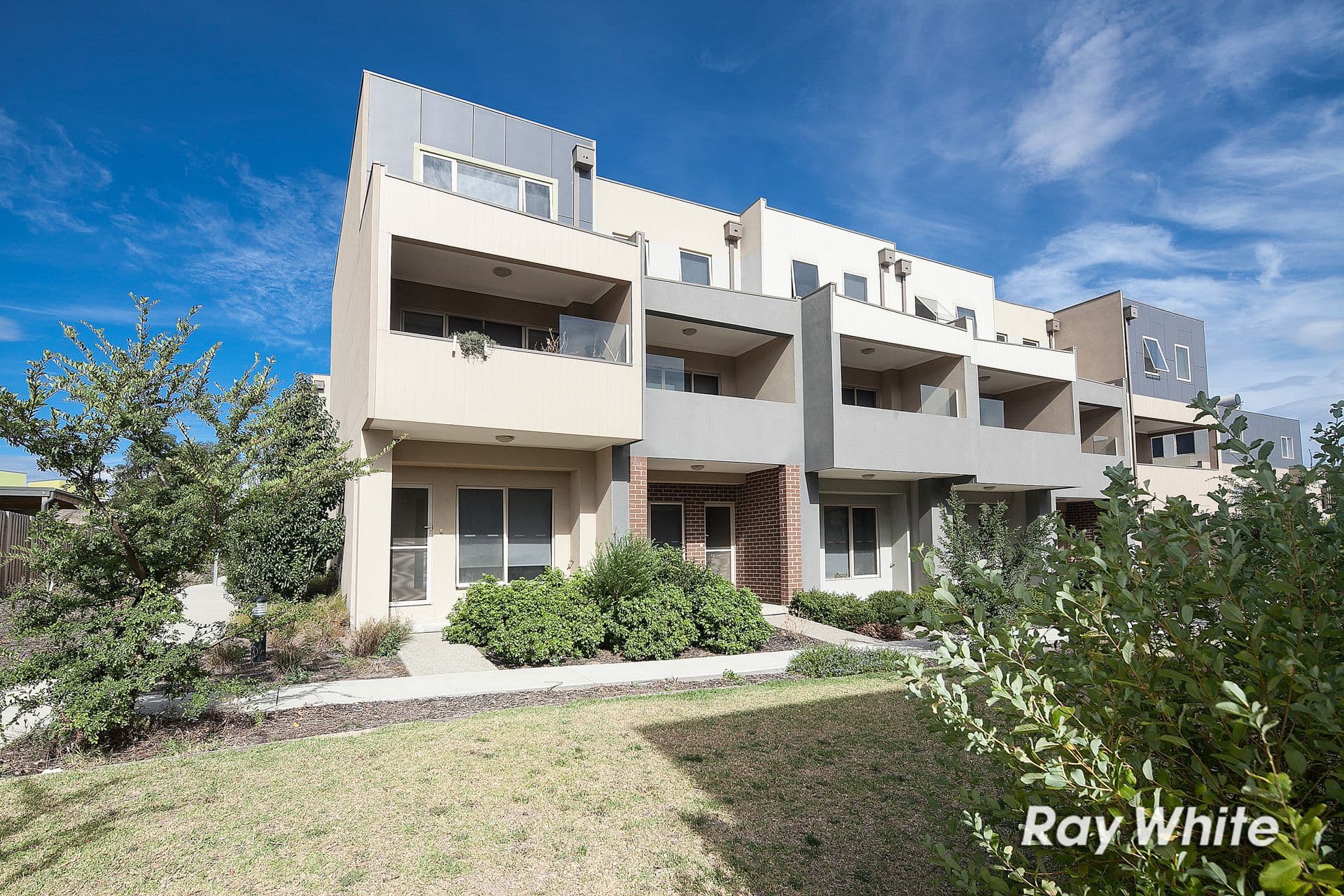 56 Annecy Lane, Pakenham VIC 3810, Pakenham - Thumbnail 2