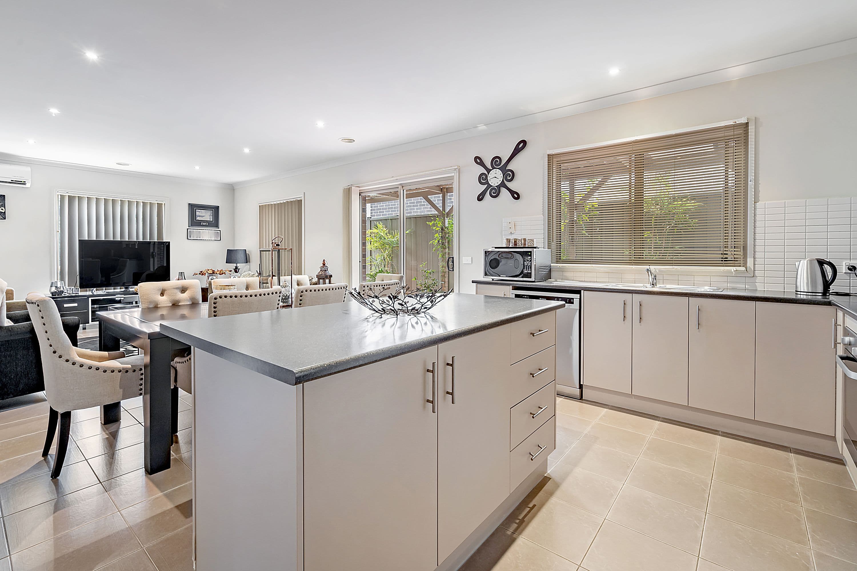 5 Flagstaff Loop, Craigieburn VIC 3064, Craigieburn - Thumbnail 3