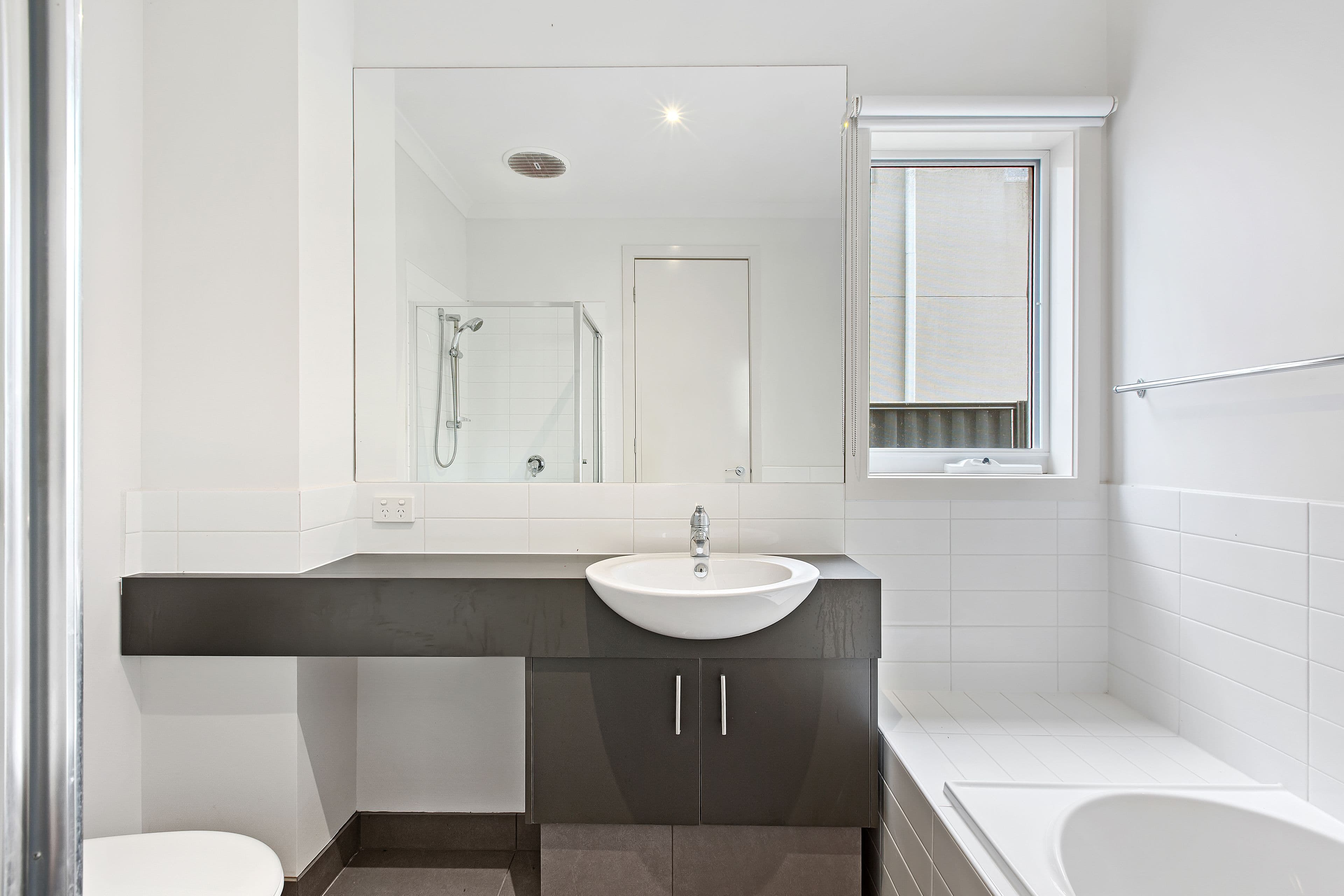 38 Edgeware Close, Pakenham VIC 3810, Pakenham - Thumbnail 6