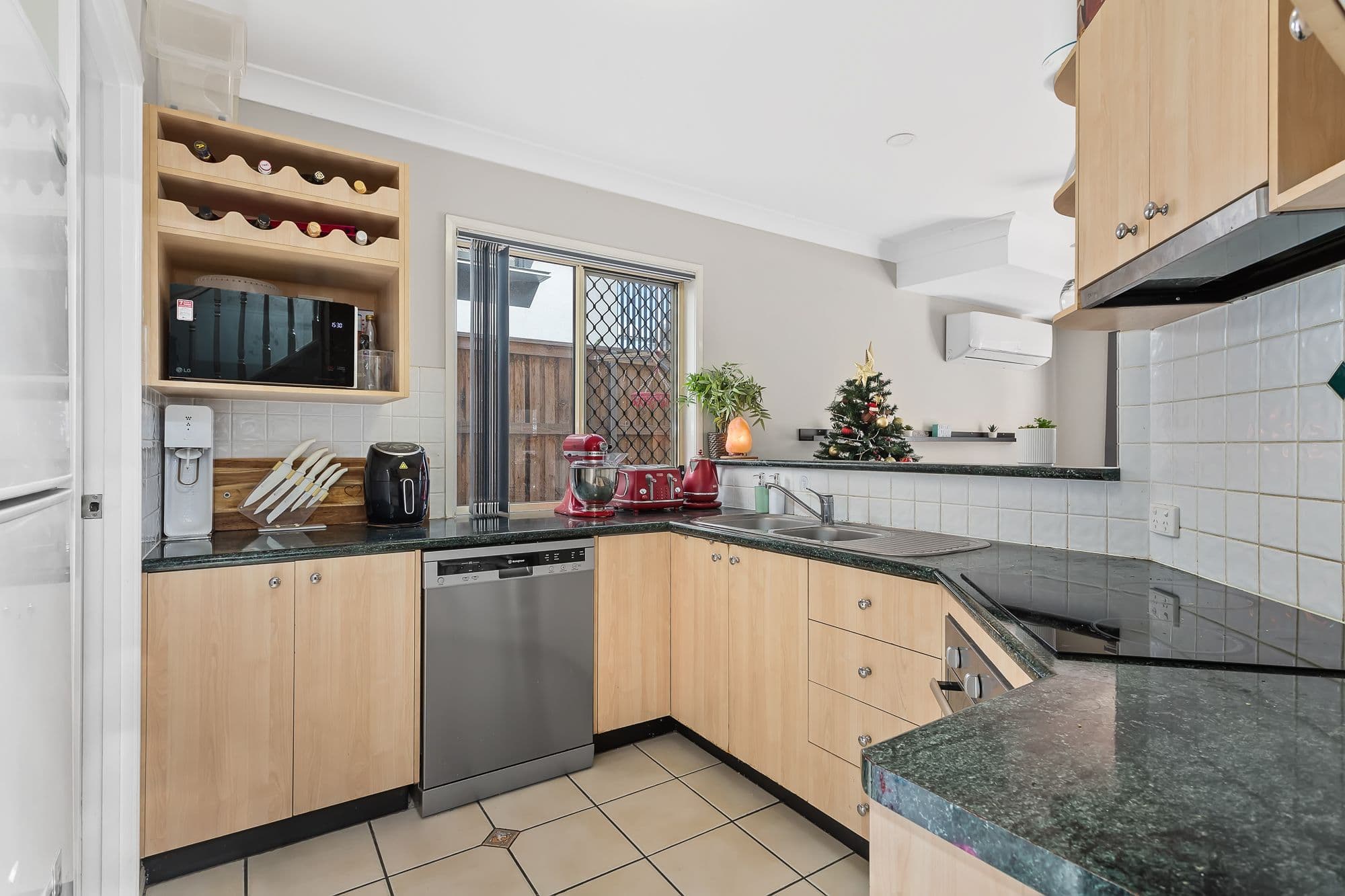 55 Latham Street, Chermside QLD 4032, Chermside - Thumbnail 3