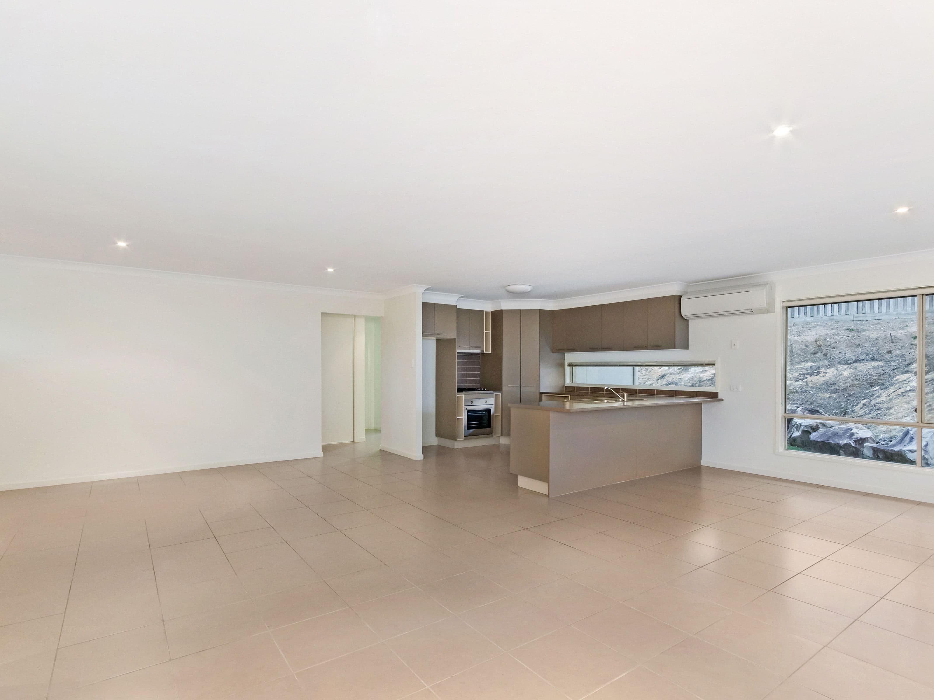33 Barrington Street, Upper Coomera QLD 4209, Upper Coomera - Thumbnail 5