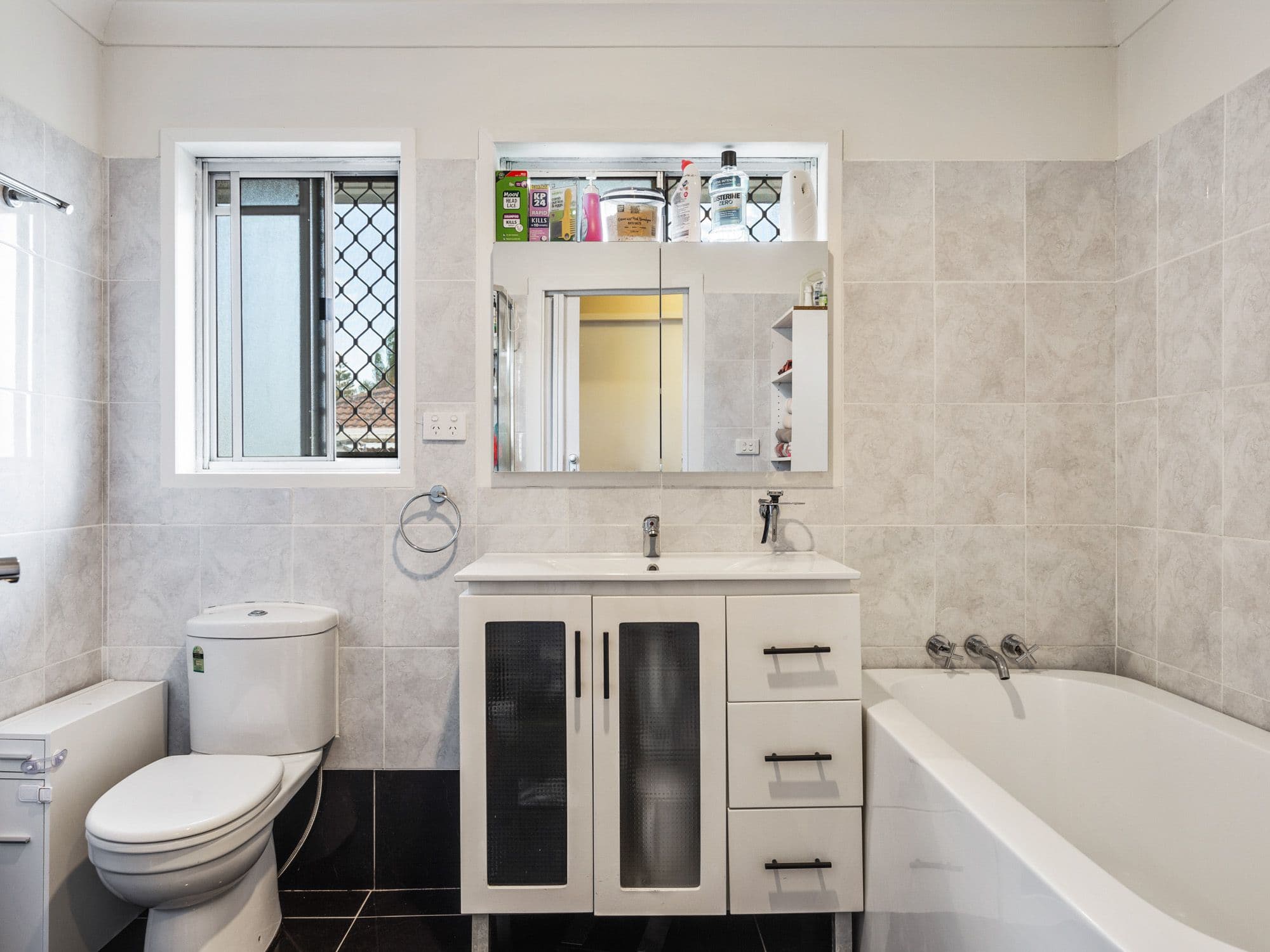1 Omega Court, Southport QLD 4215, Southport - Thumbnail 4