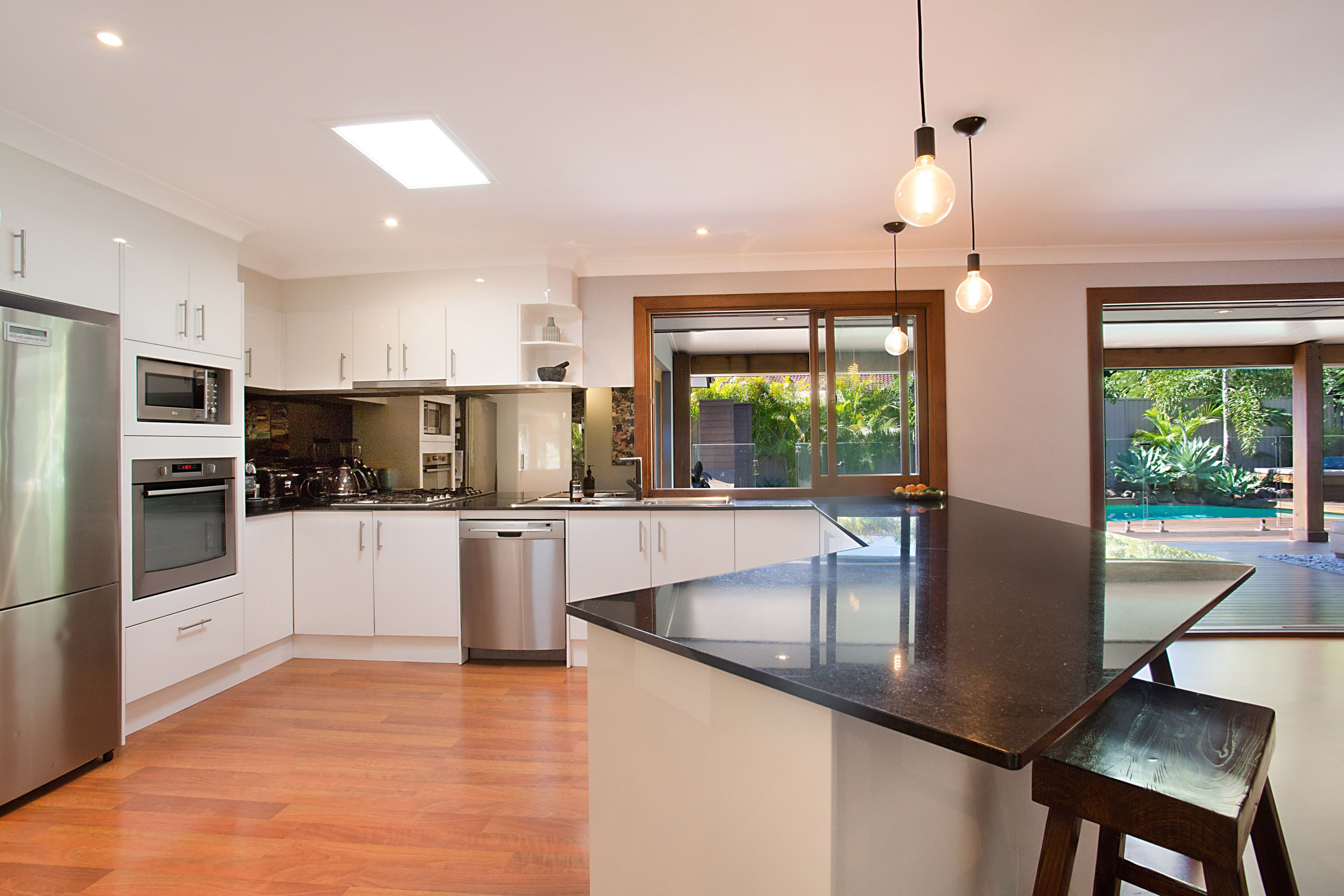 16 Karabella Court, Mermaid Waters QLD 4218, Mermaid Waters - Thumbnail 3