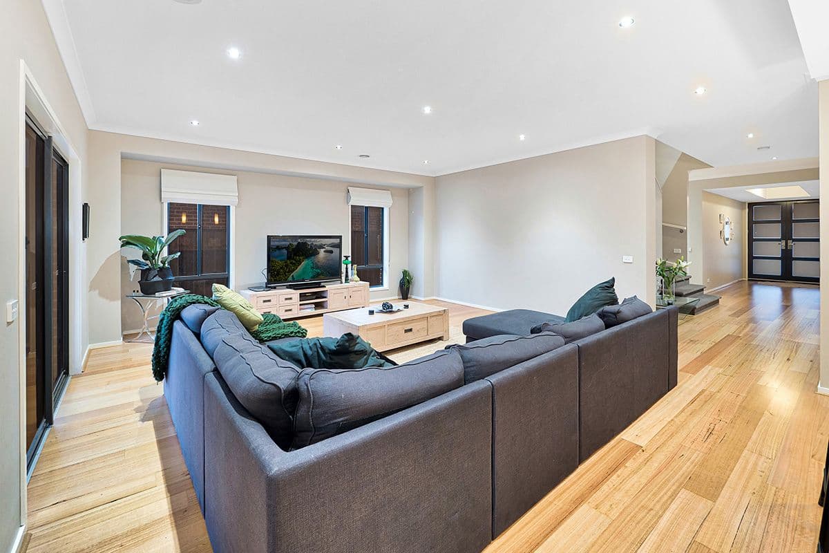 3 Hollingrove Avenue, Clyde North VIC 3978, Clyde North - Thumbnail 6