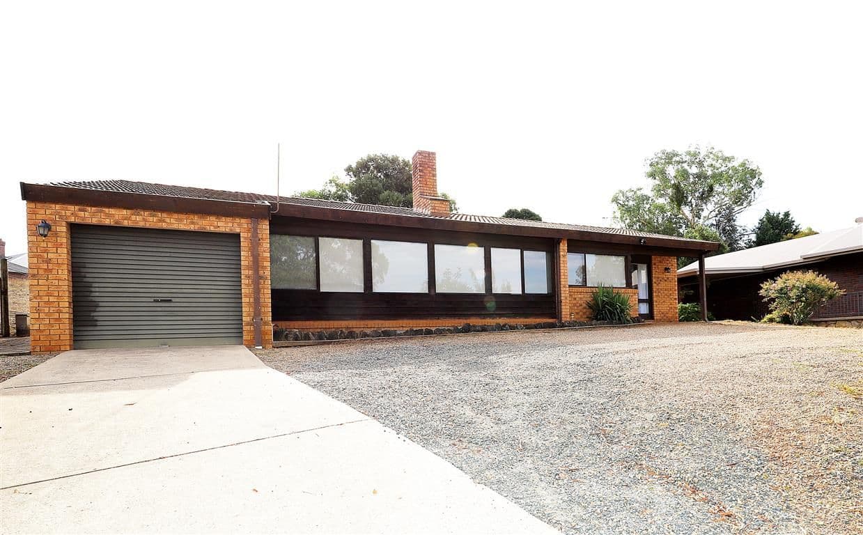 13 Bundara Crescent, Tumut - Image 1
