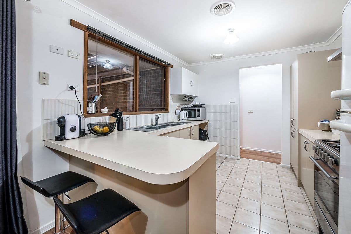 15 Jindalee Gardens, Cranbourne West VIC 3977, Cranbourne West - Thumbnail 5