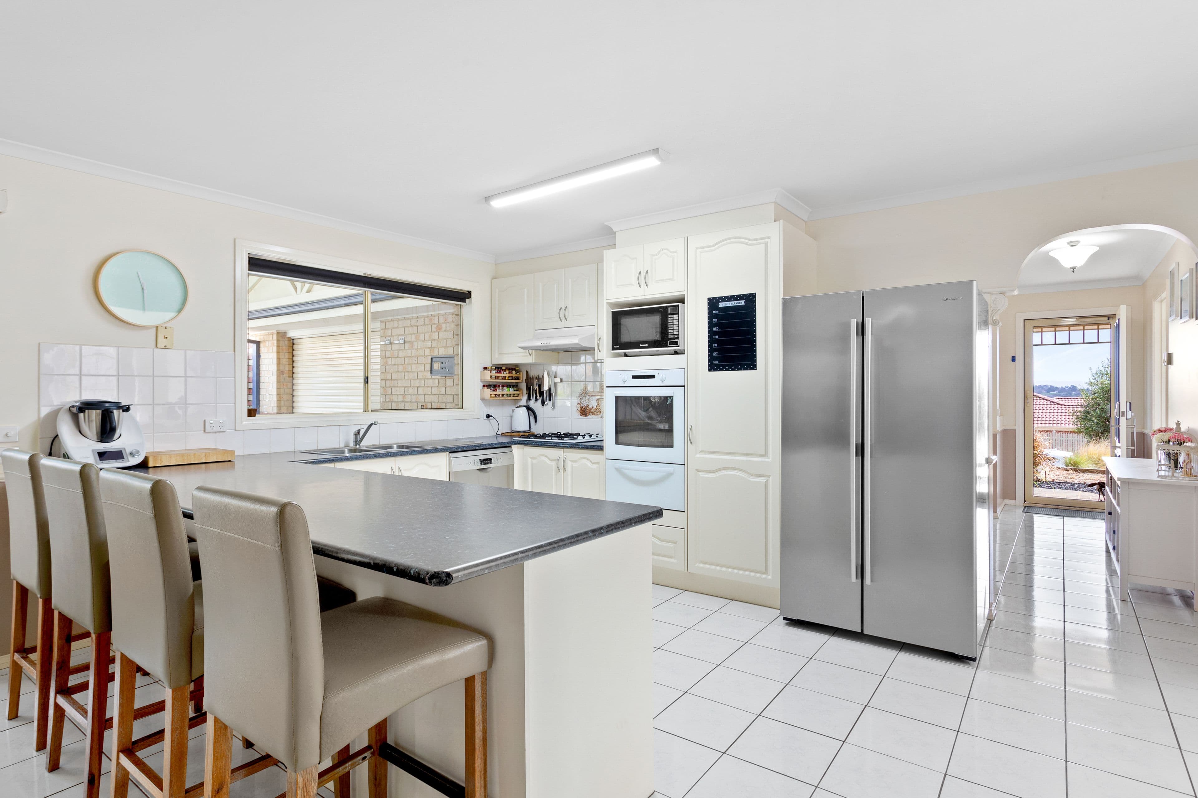 10 Claudia Crescent, Drouin VIC 3818, Drouin - Thumbnail 2