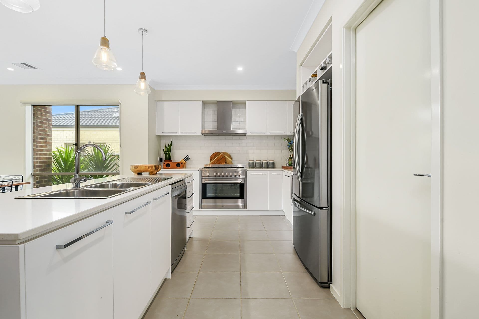 11 Barrier Parade, Clyde North VIC 3978, Clyde North - Thumbnail 6