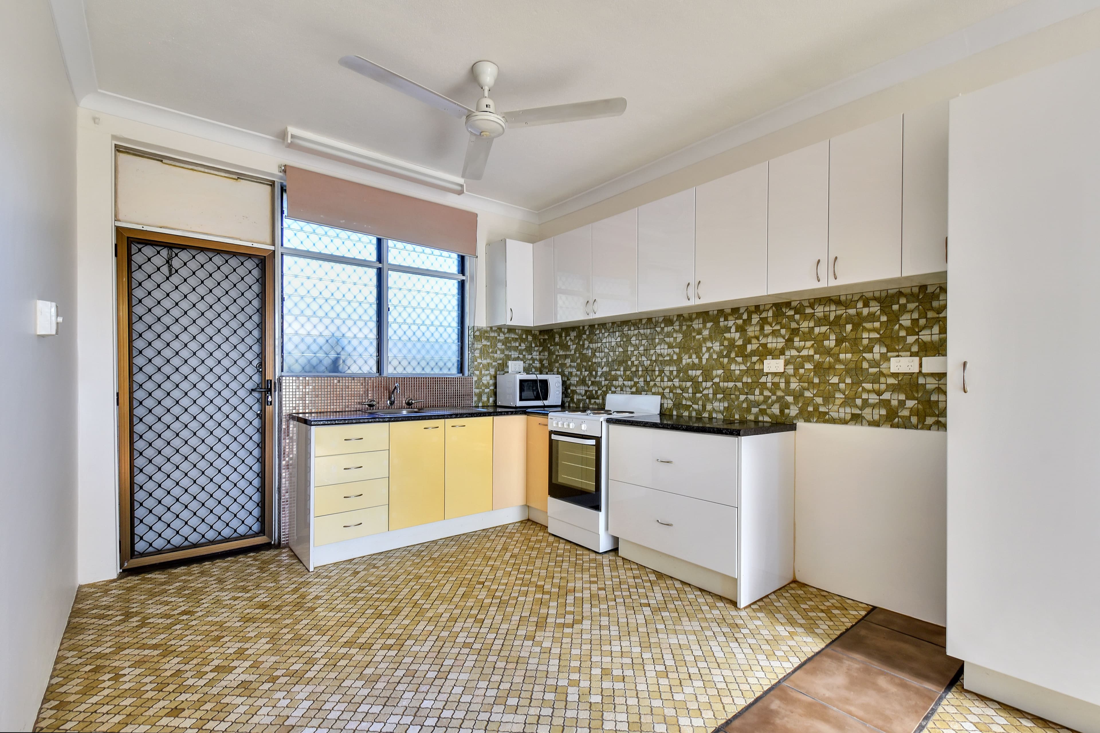 2/12 Budgen Street, Moil NT 0810, Moil - Thumbnail 2