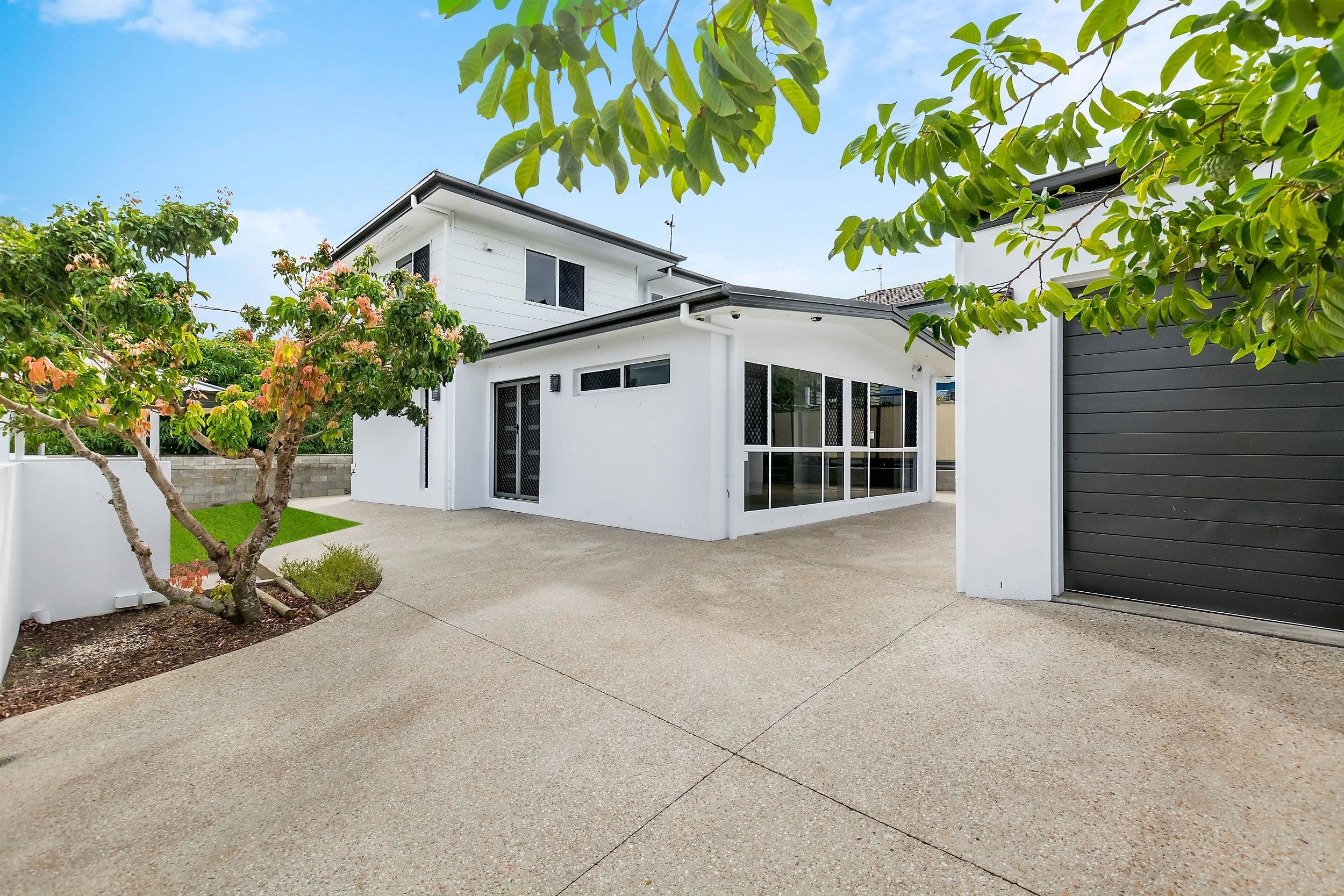15 Fourth Avenue, Labrador QLD 4215, Labrador - Thumbnail 2