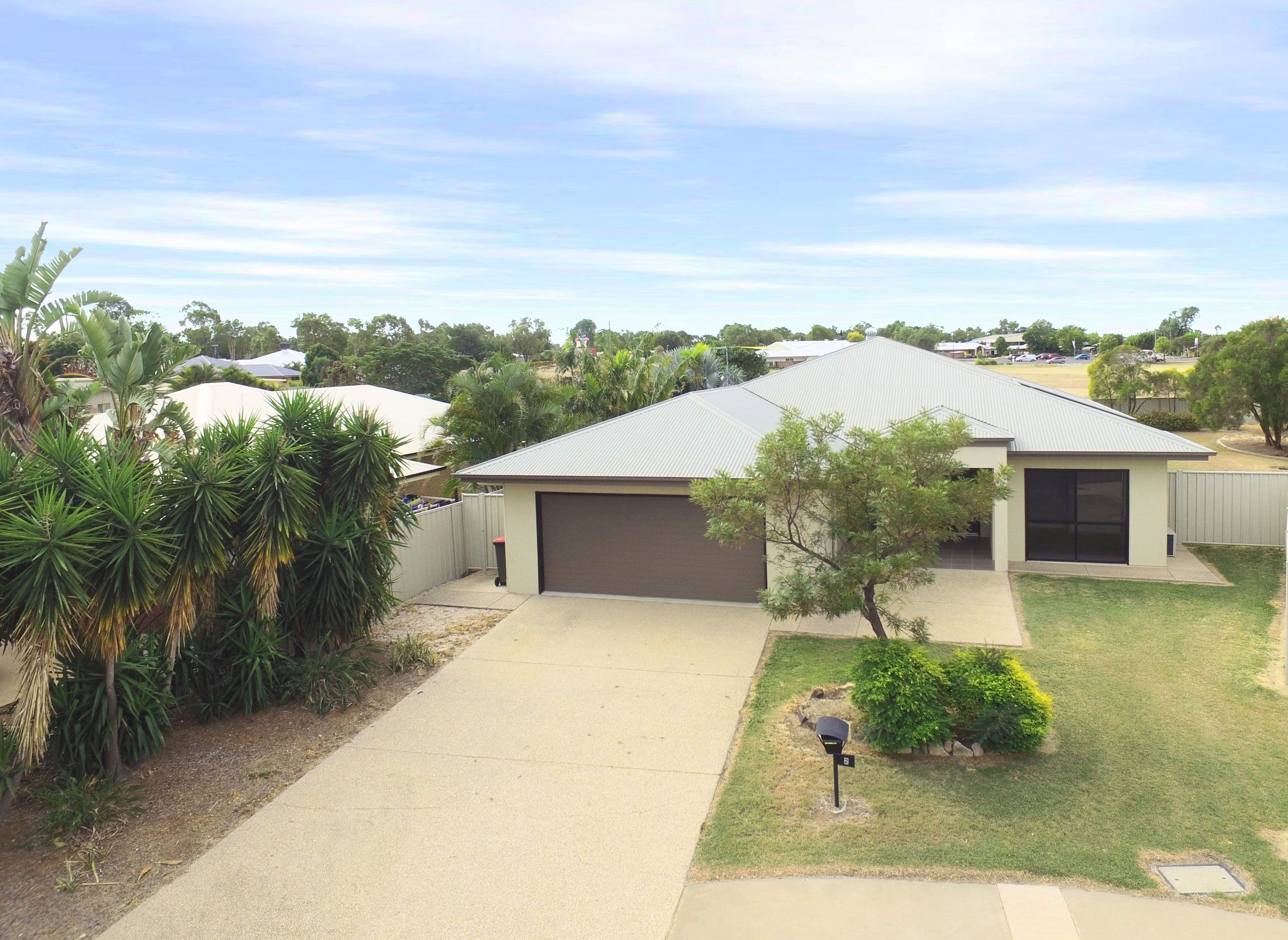 2 Siobhan Court, Emerald QLD 4720, Emerald - Thumbnail 2