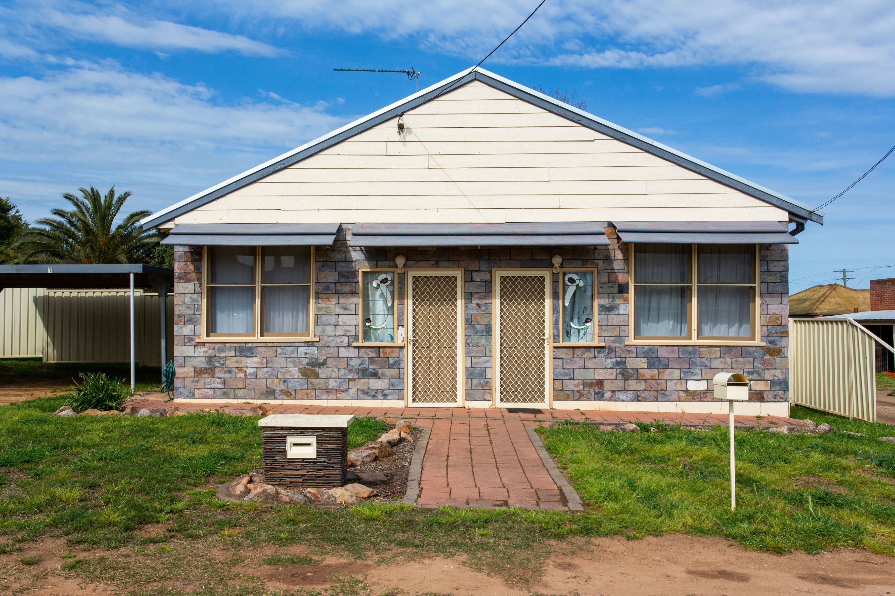1 Macassar Street, Cowra NSW 2794, Cowra - Image 1