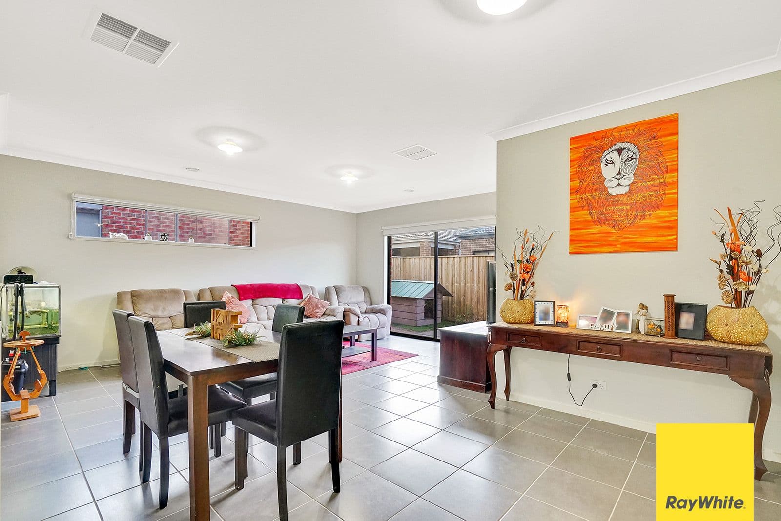 8 Wolomina Crescent, Werribee VIC 3030, Werribee - Thumbnail 3