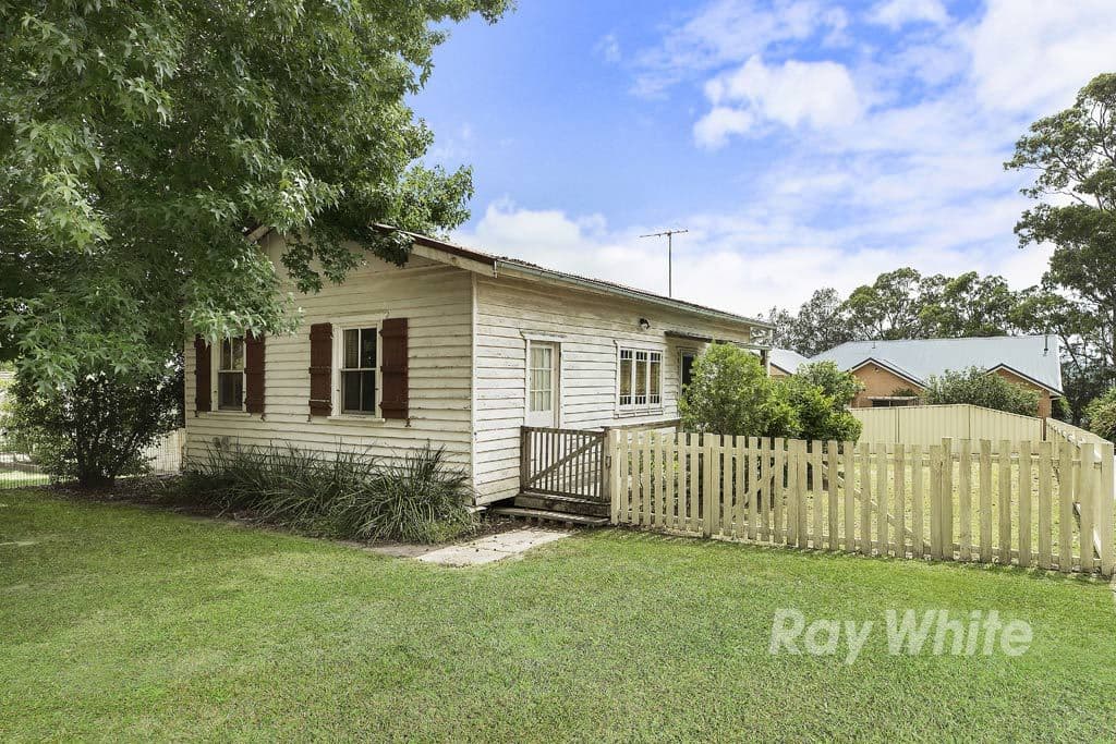 14 North Parade, Blackalls Park - Image 1