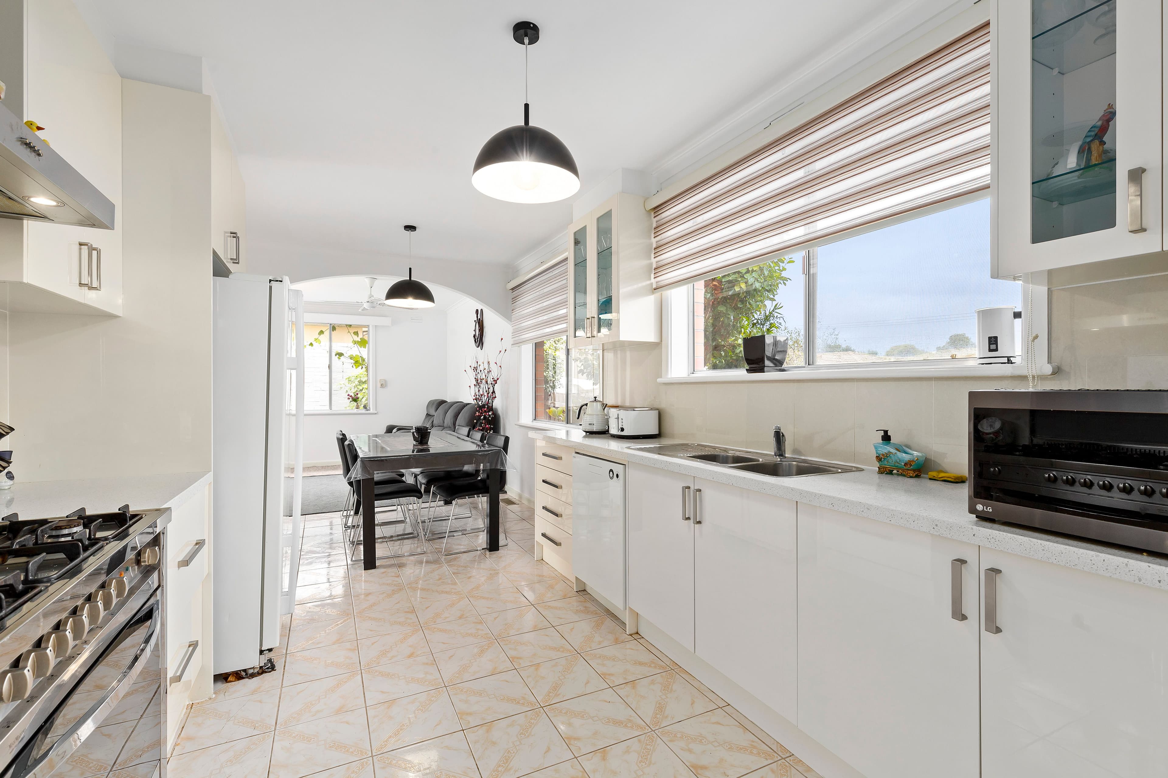 43 Hedge End Road, Mitcham VIC 3132, Mitcham - Thumbnail 3