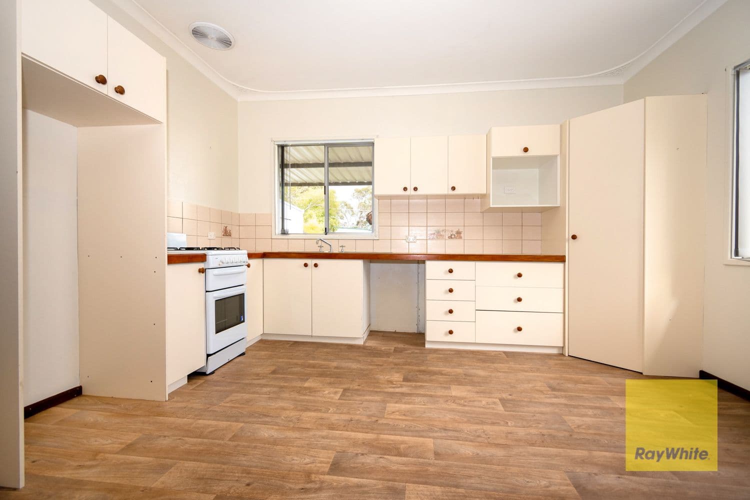 2 Regent Street, Gledhow WA 6330, Gledhow - Thumbnail 7