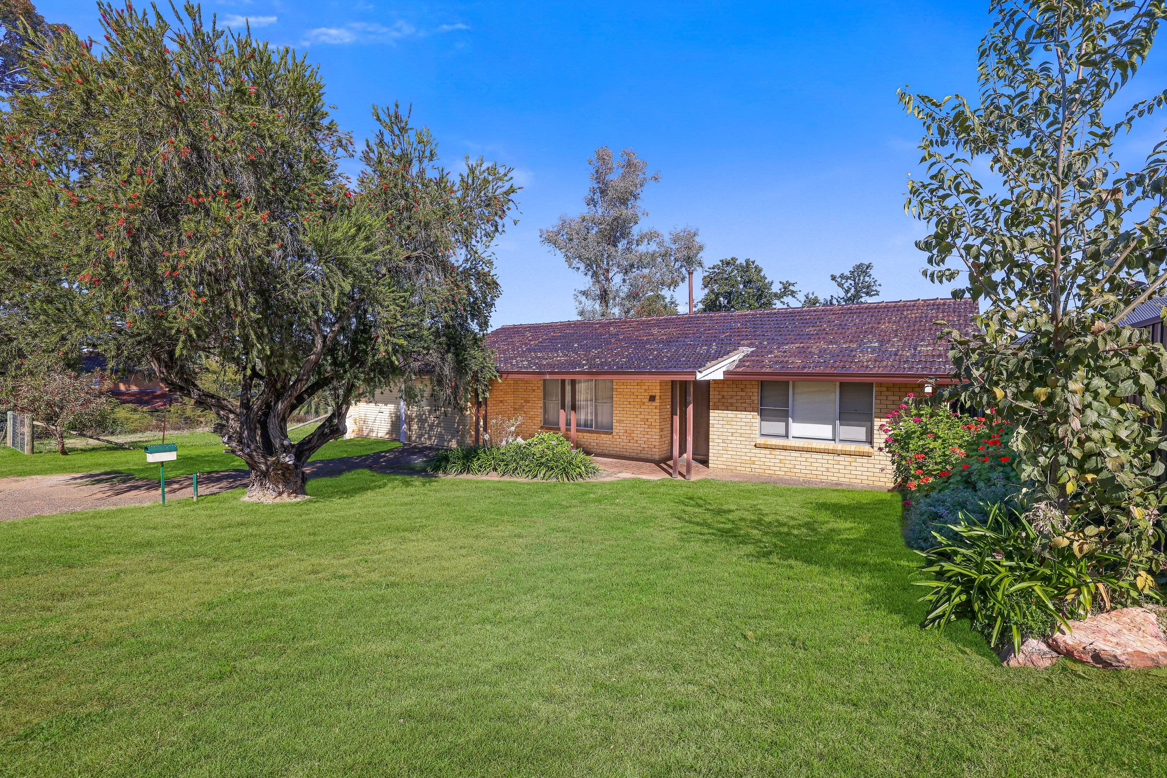 1 Raglan Street, Tamworth NSW 2340, Tamworth - Image 1