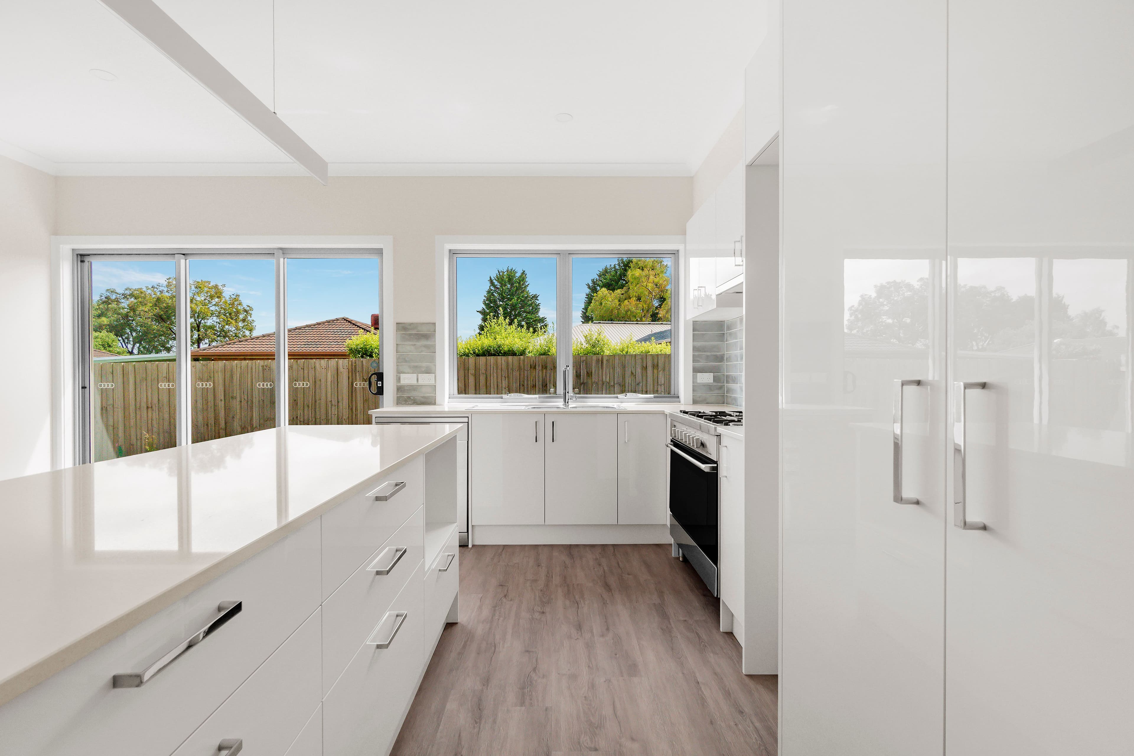 8 Rayner Close, Rowville VIC 3178, Rowville - Thumbnail 2