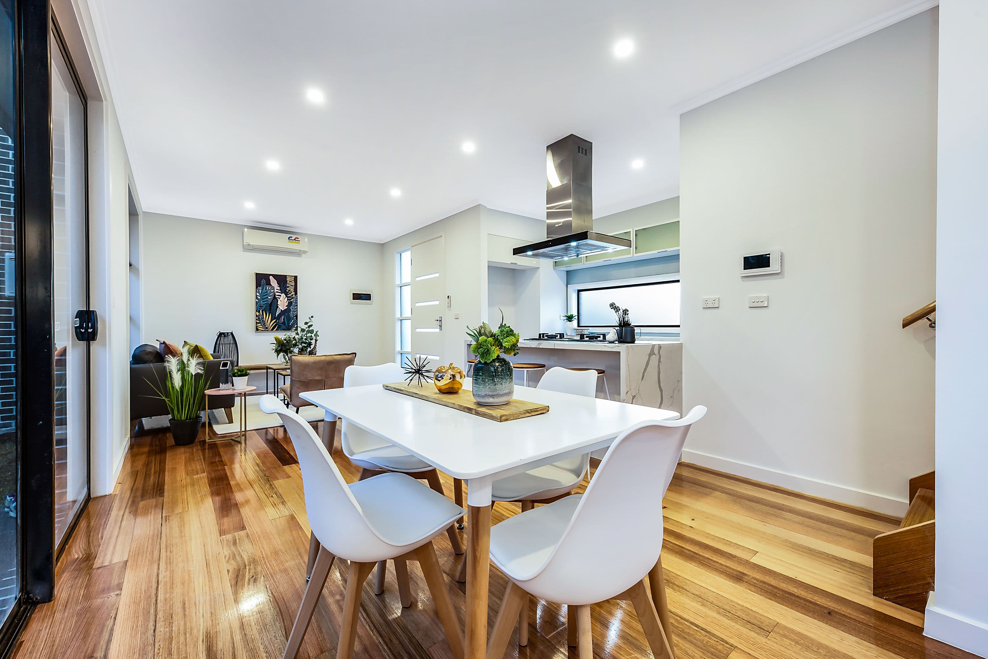 1 Ranfurlie Drive, Glen Waverley VIC 3150, Glen Waverley - Thumbnail 3